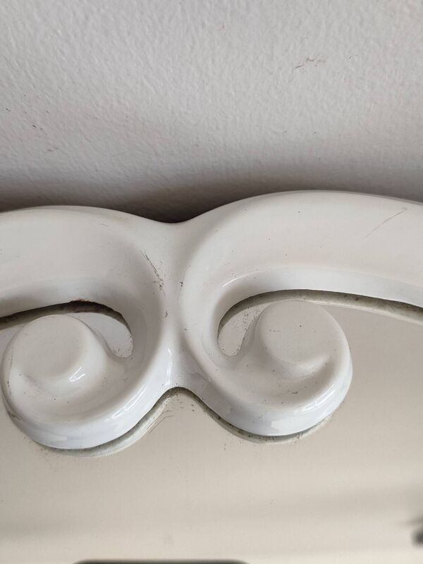 Ancien Miroir Ovale En Fonte - Blanc - Vintage - 48 x 38,5 cm.