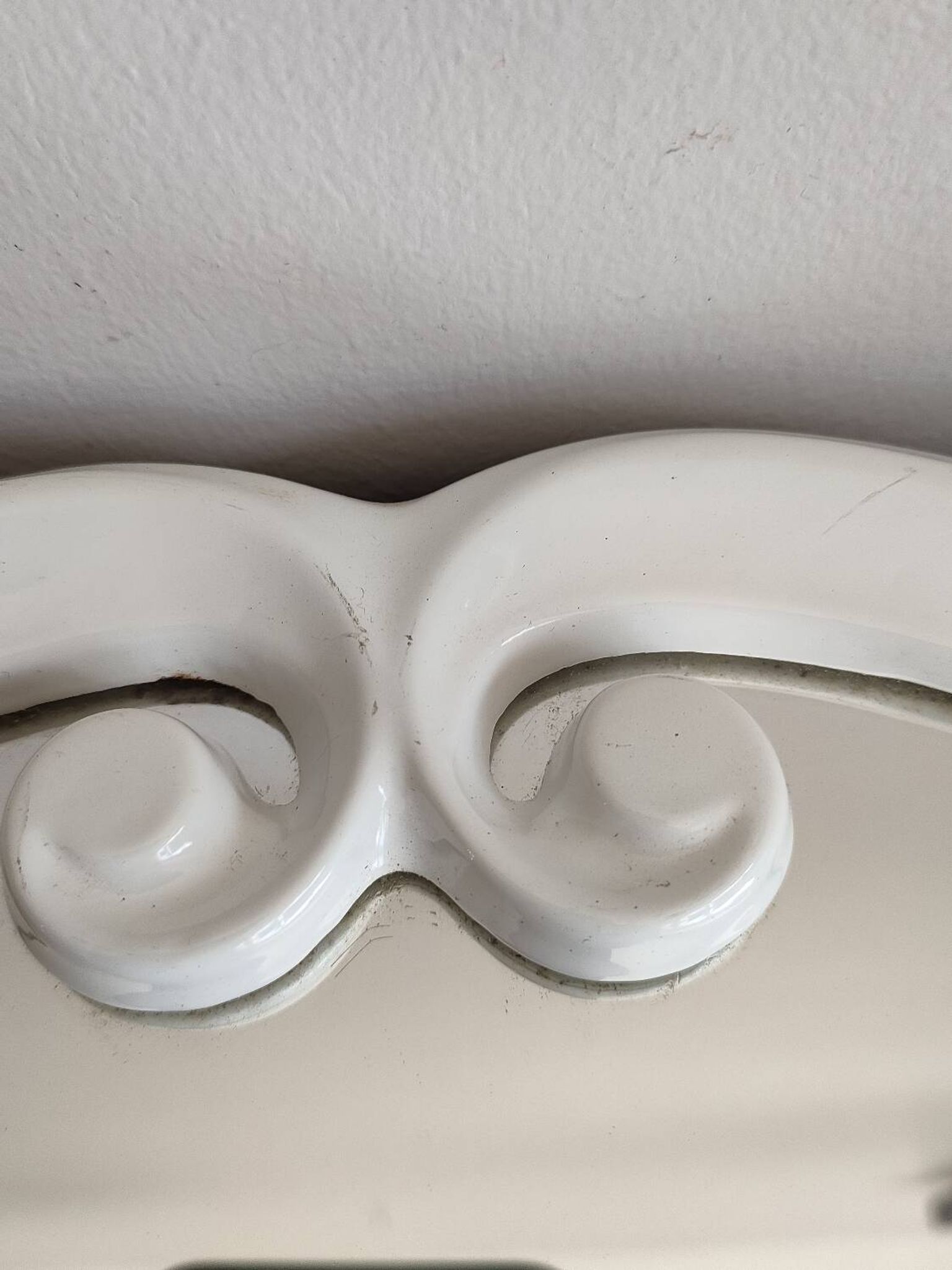 Ancien Miroir Ovale En Fonte - Blanc - Vintage - 48 x 38,5 cm.