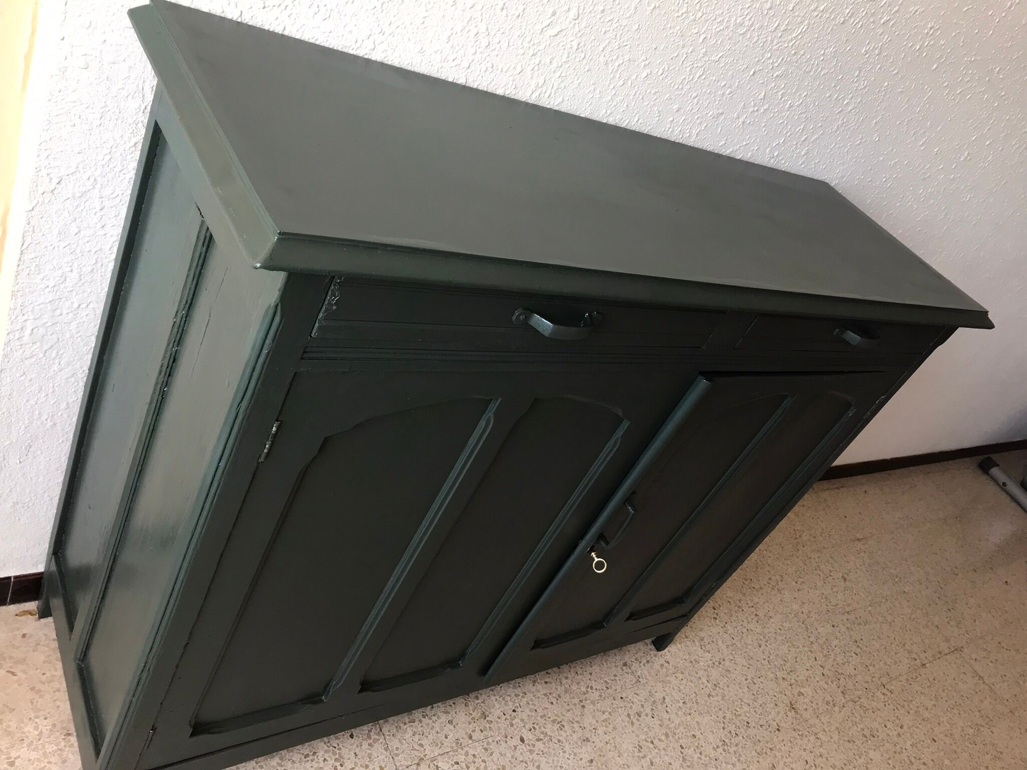 Dark green Parisian buffet