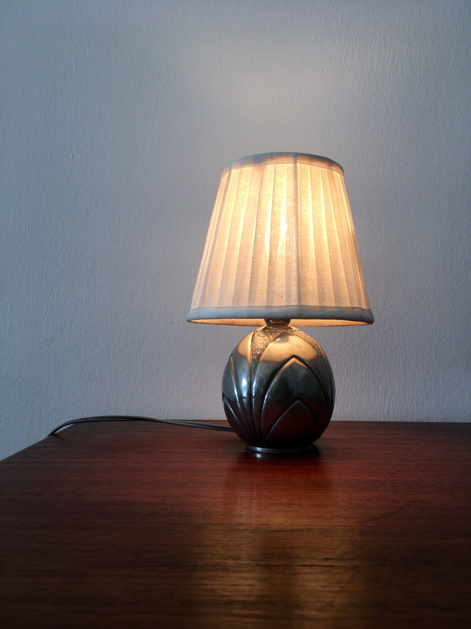 Art Deco pewter lamp by René Delavan
