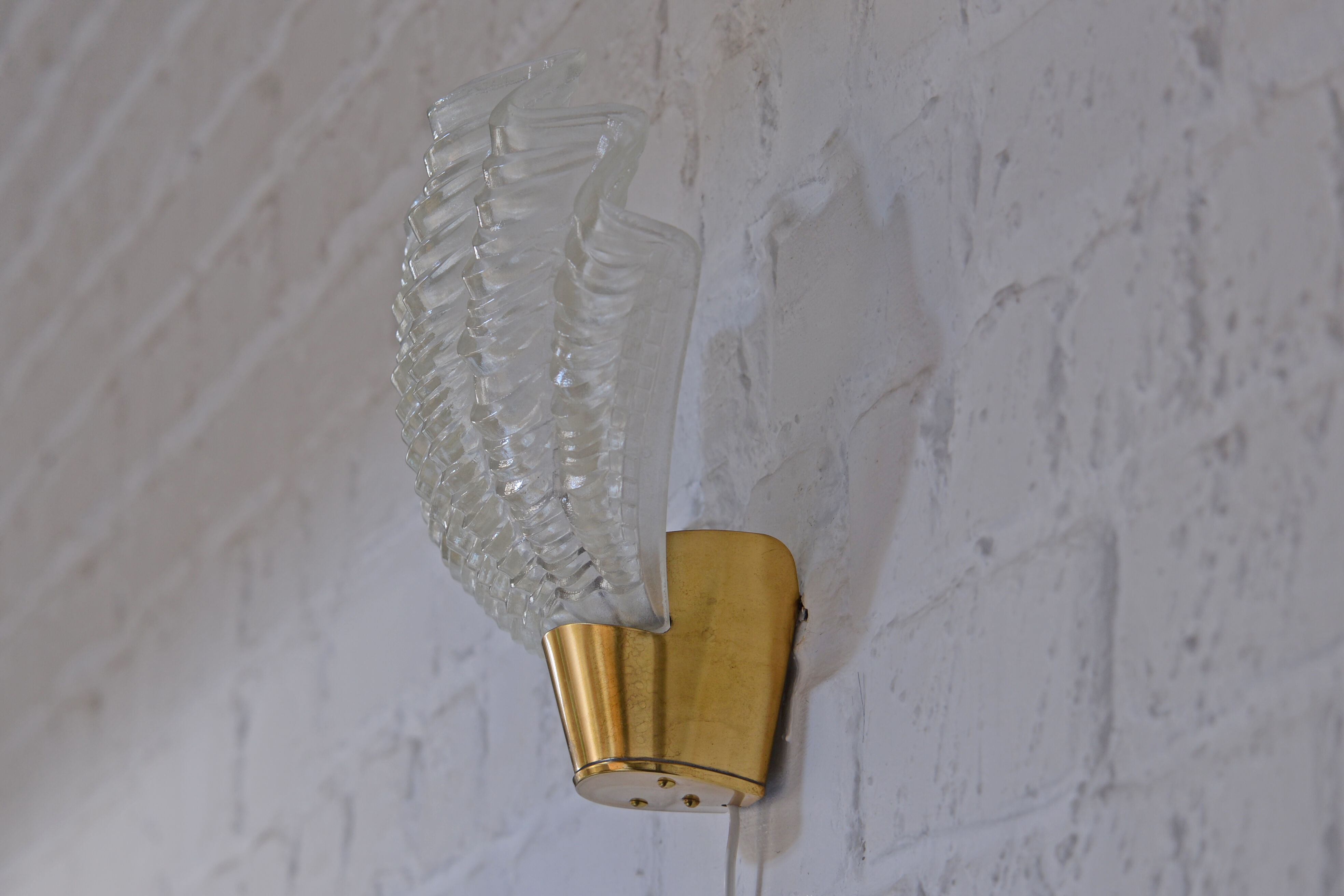 Swedish wall lamp 30's in glass and brass