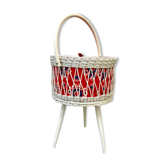 Rattan worker and vintage fabric