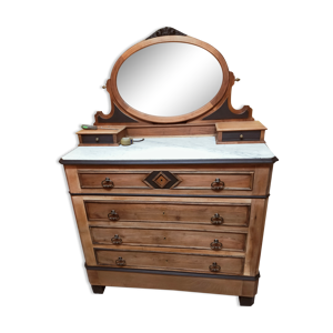 Commode ancienne, fin