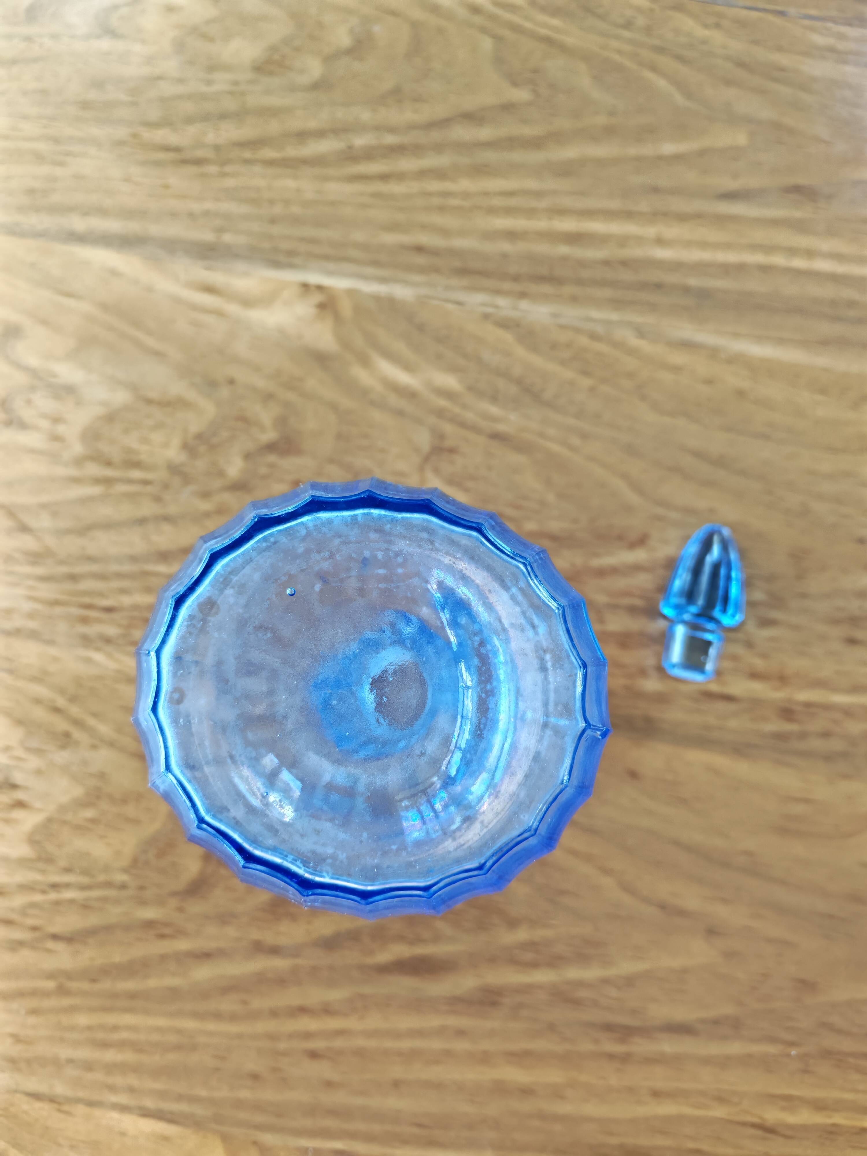 Carafe art deco en verre bleu