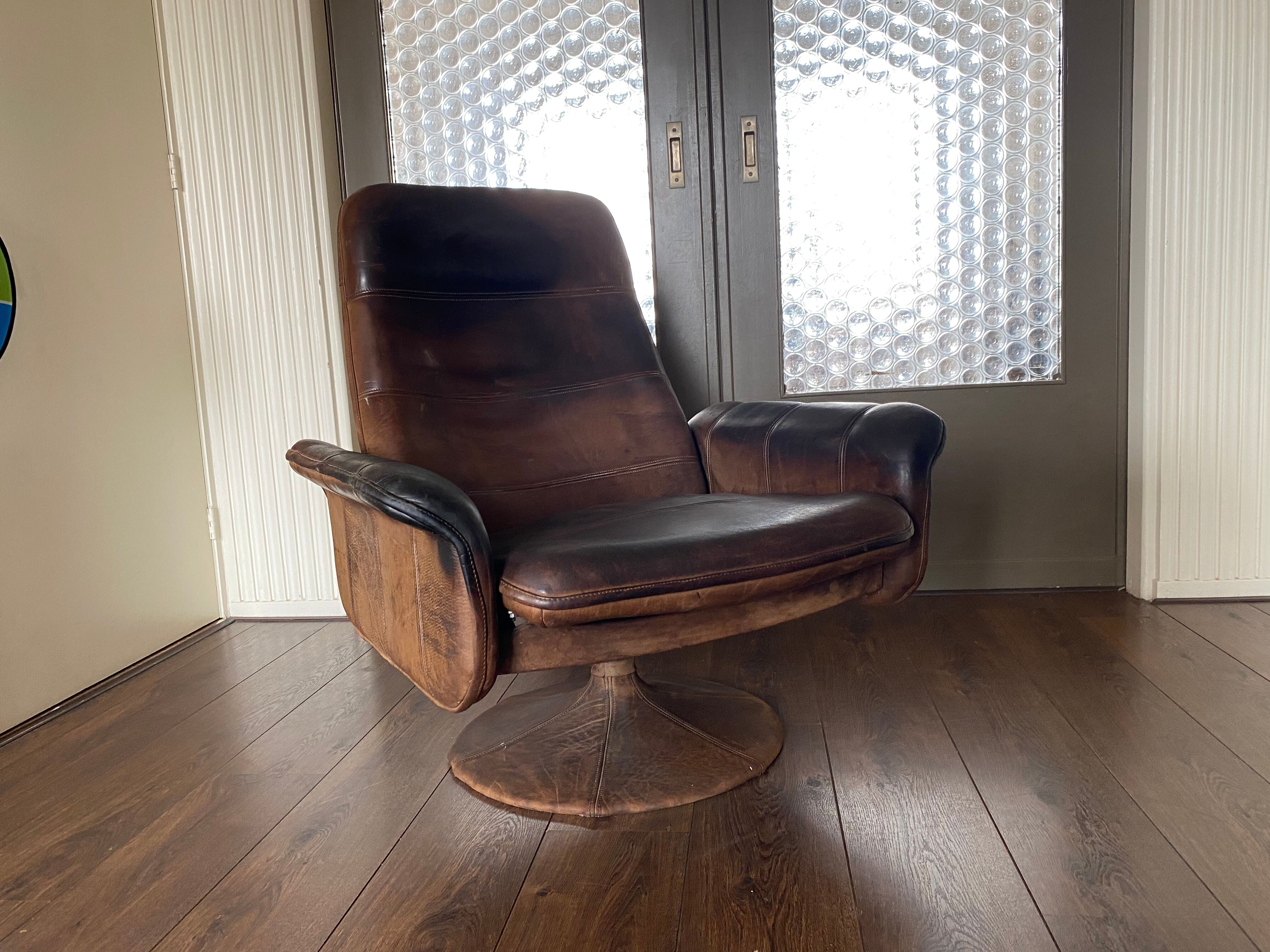 Mid-century brutalist modernist leather model ds-50 swivel armchair from de sede, 1950s