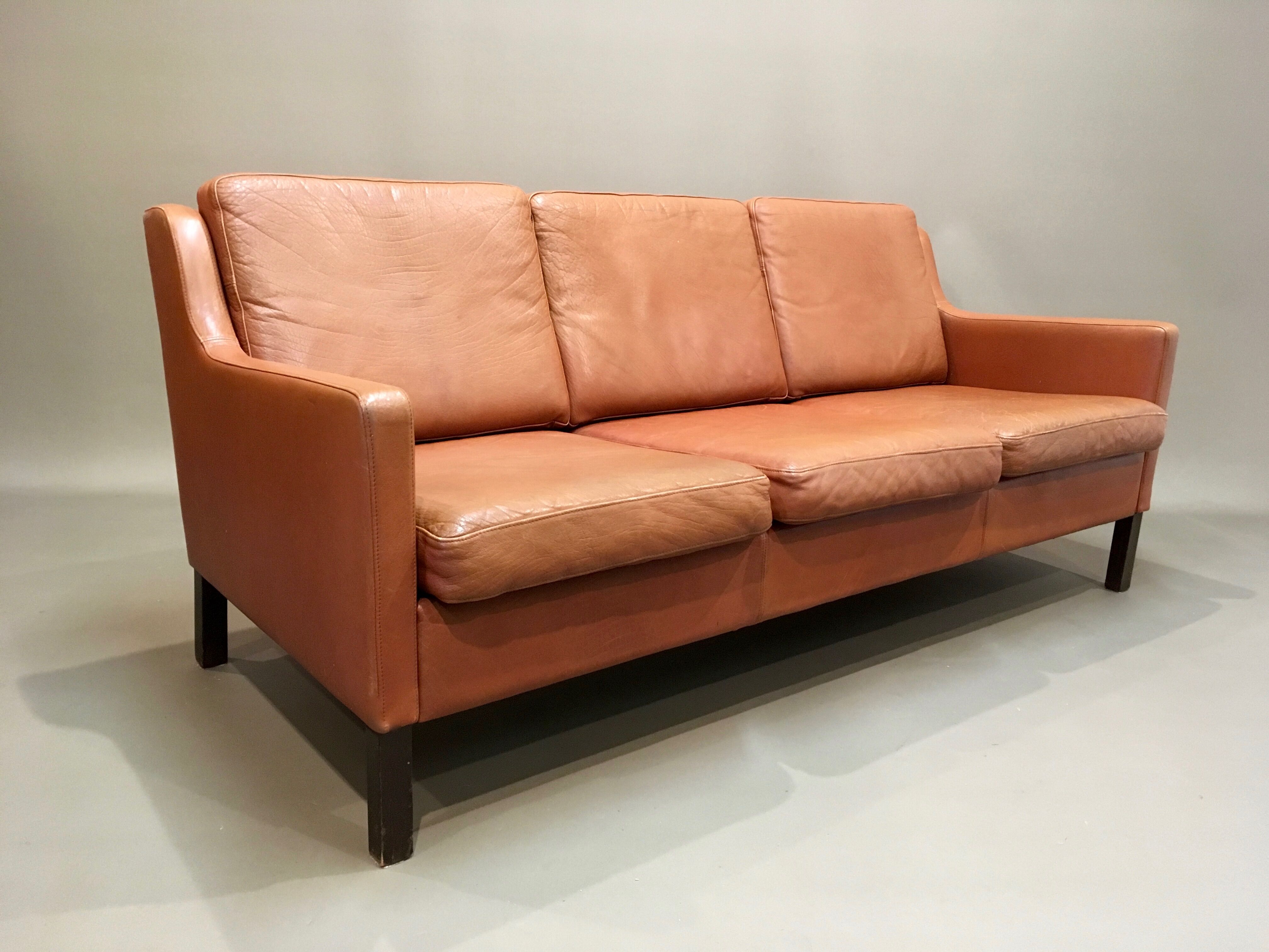 Sofa 3 places all Scandinavian design cognac leather