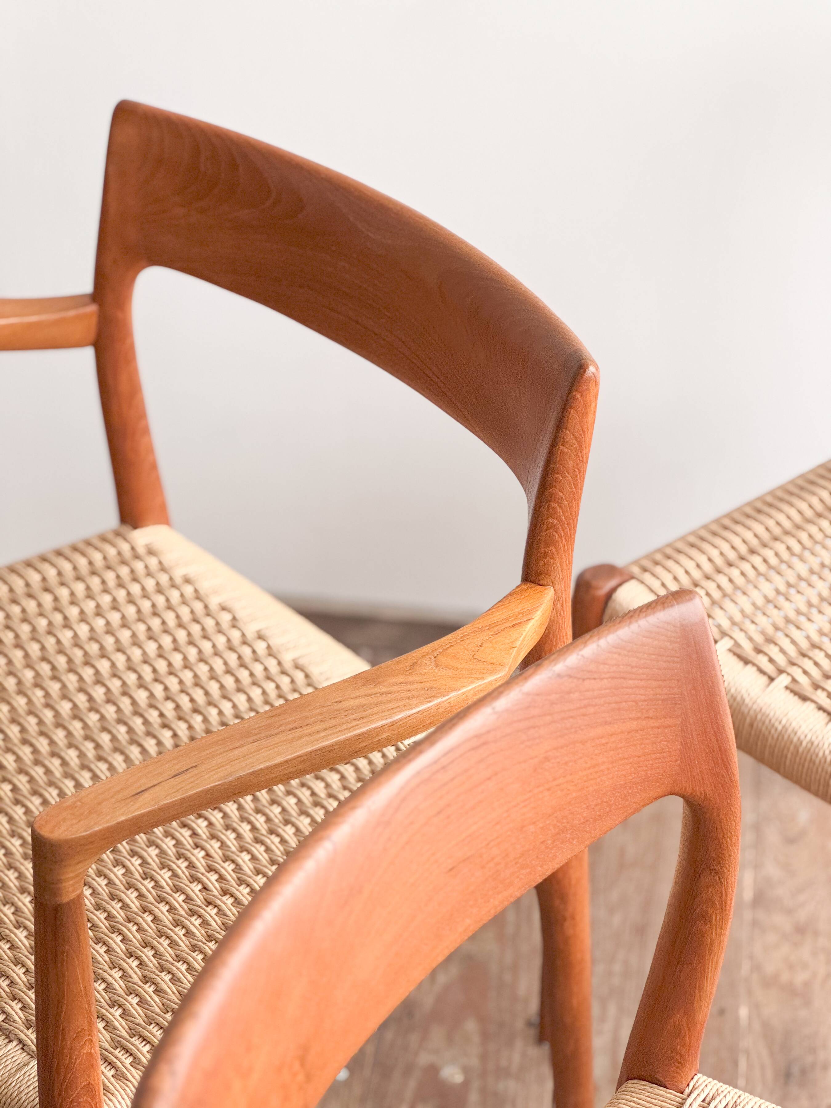 Chaises danoises en teck Mid-Century par Niels O. Møller # 77 & 57 Set de 6