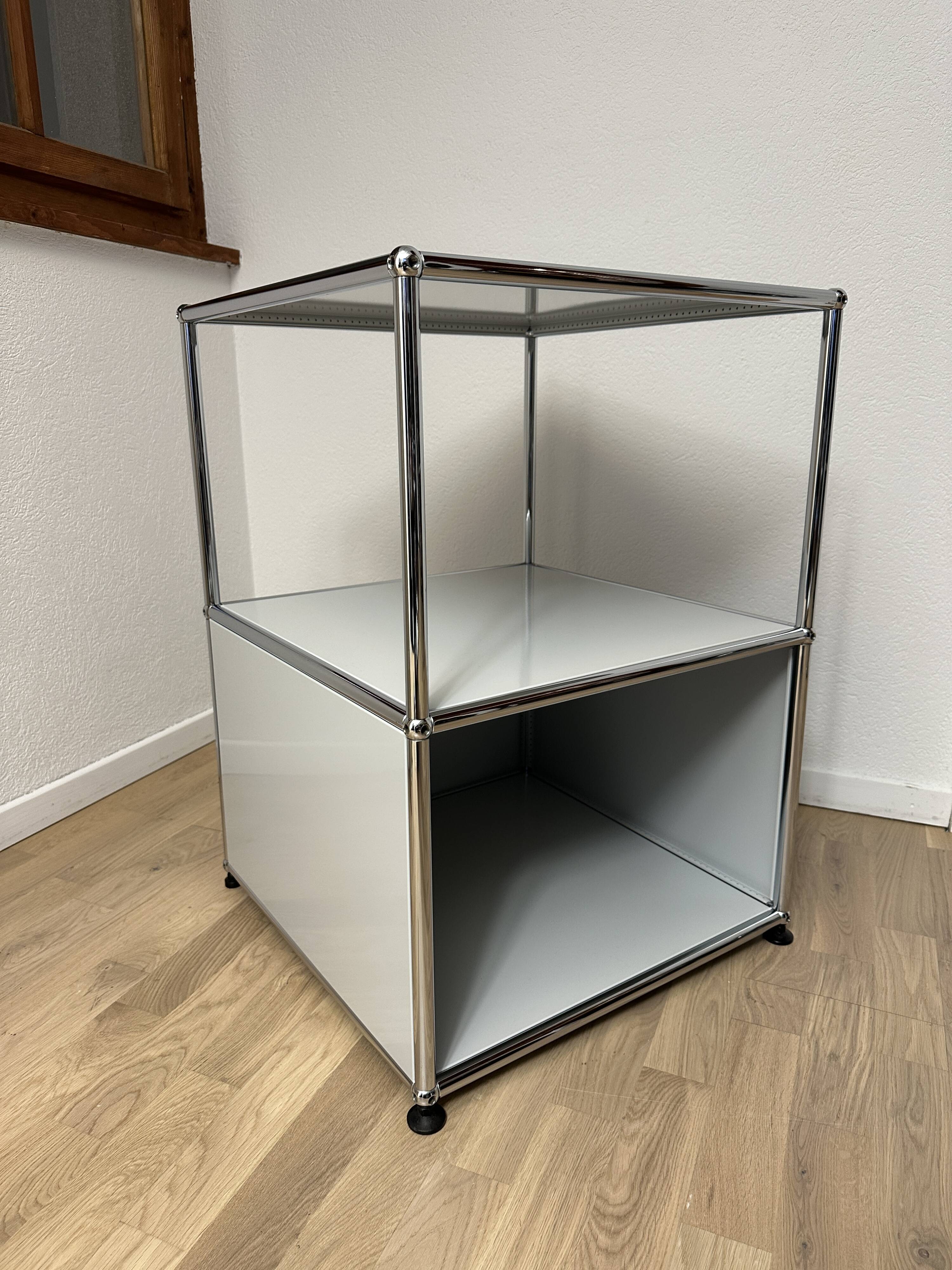 USM Haller shelf in light grey