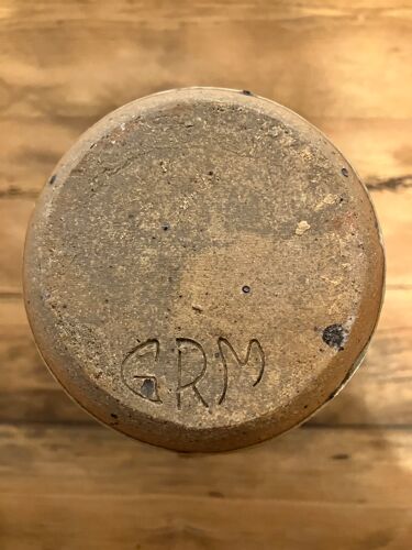 Vase en grès pyrité signé GRM