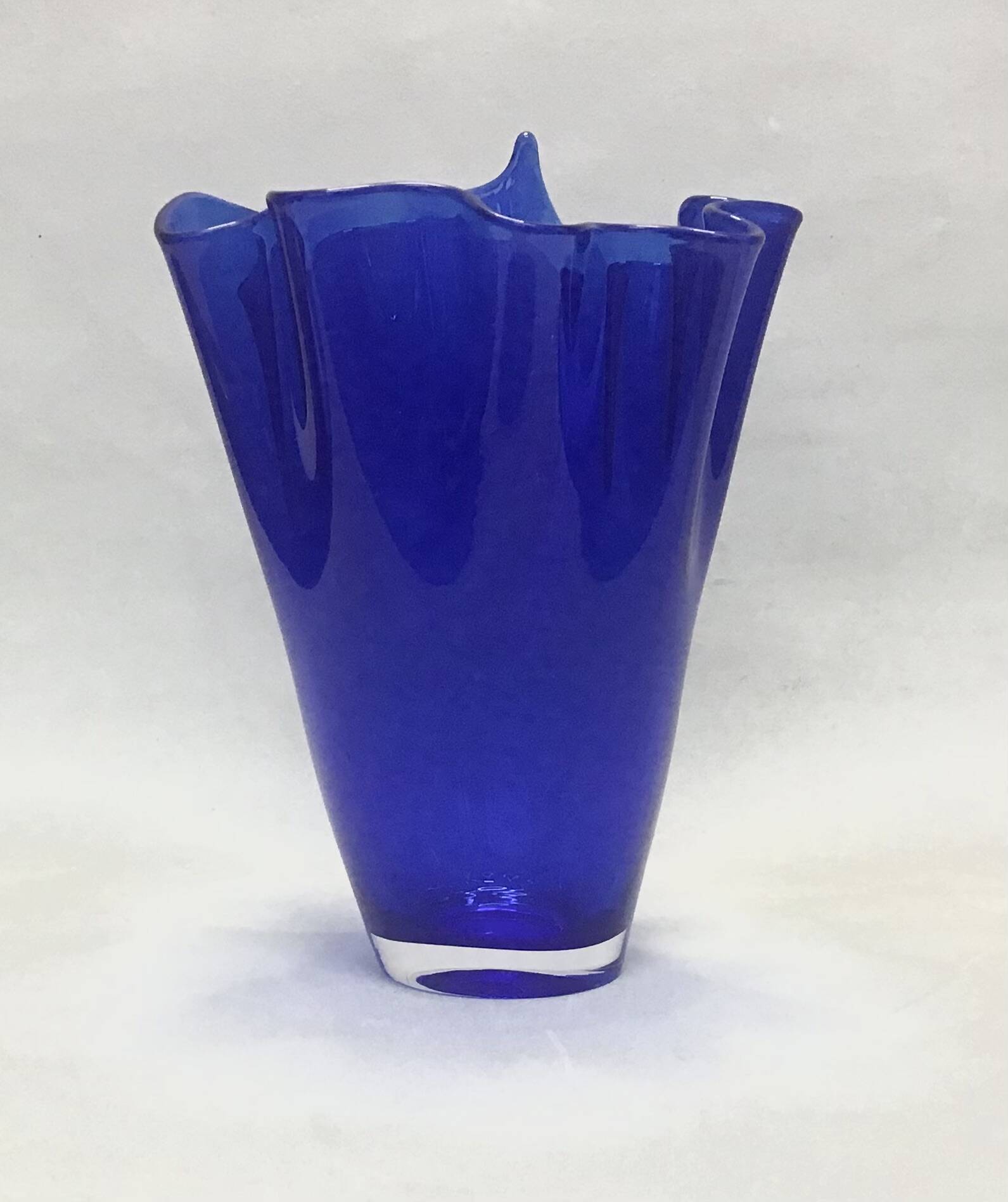 Murano - Cobalt blue glass handkerchief vase 25 cm high