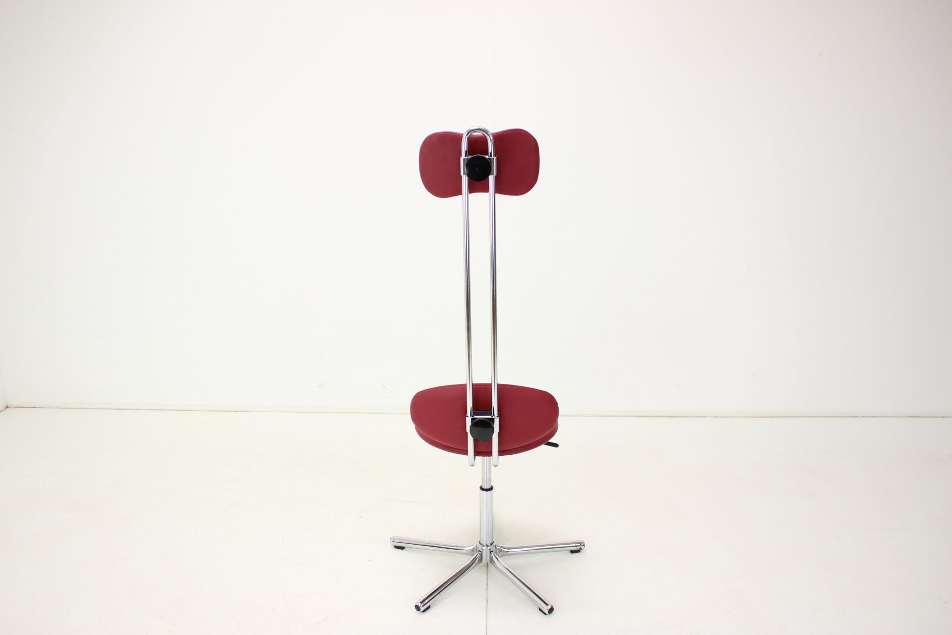 Chaise pivotante réglable en hauteur années 1980, Tchécoslovaquie