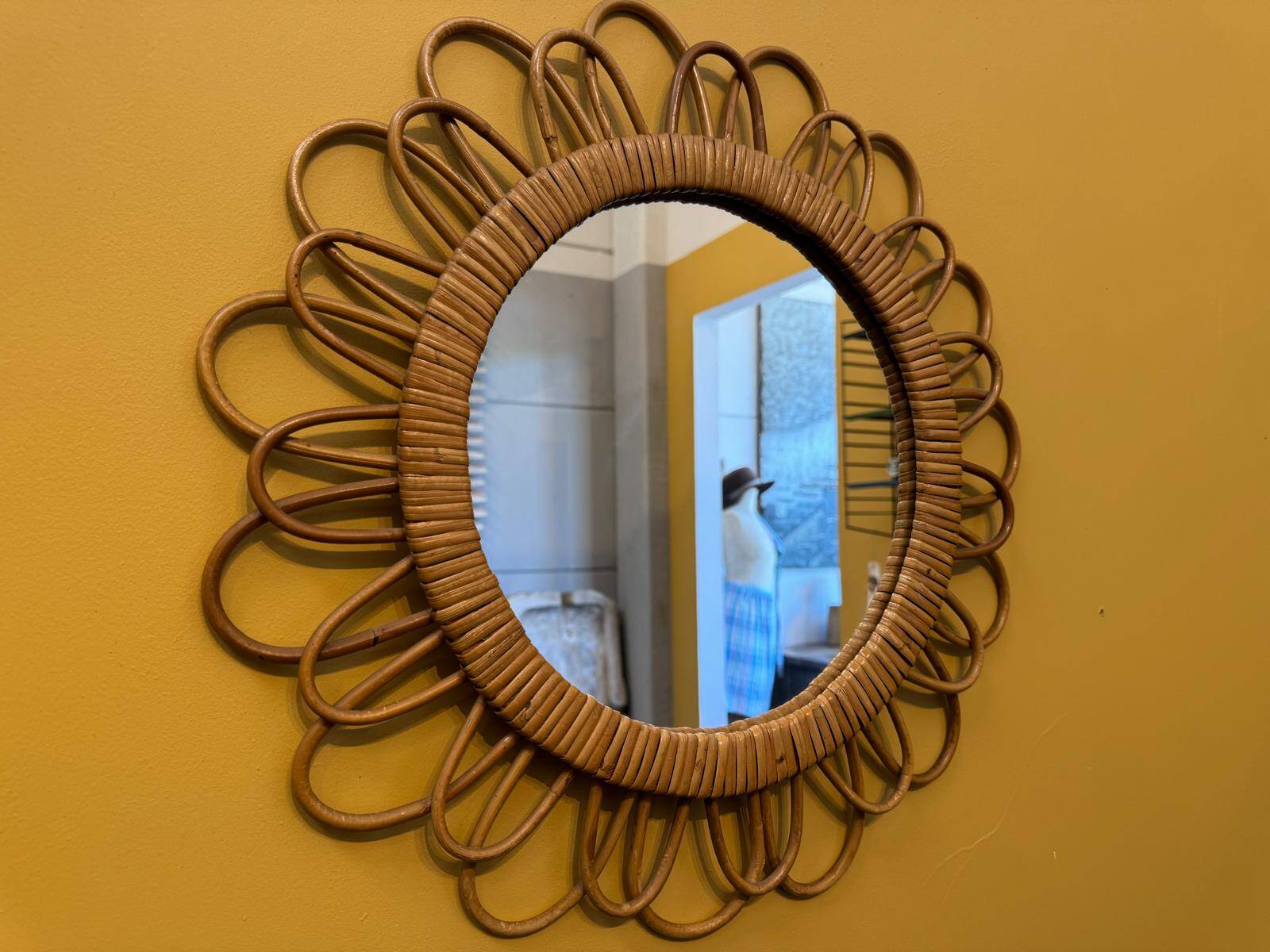 Vintage rattan flower mirror