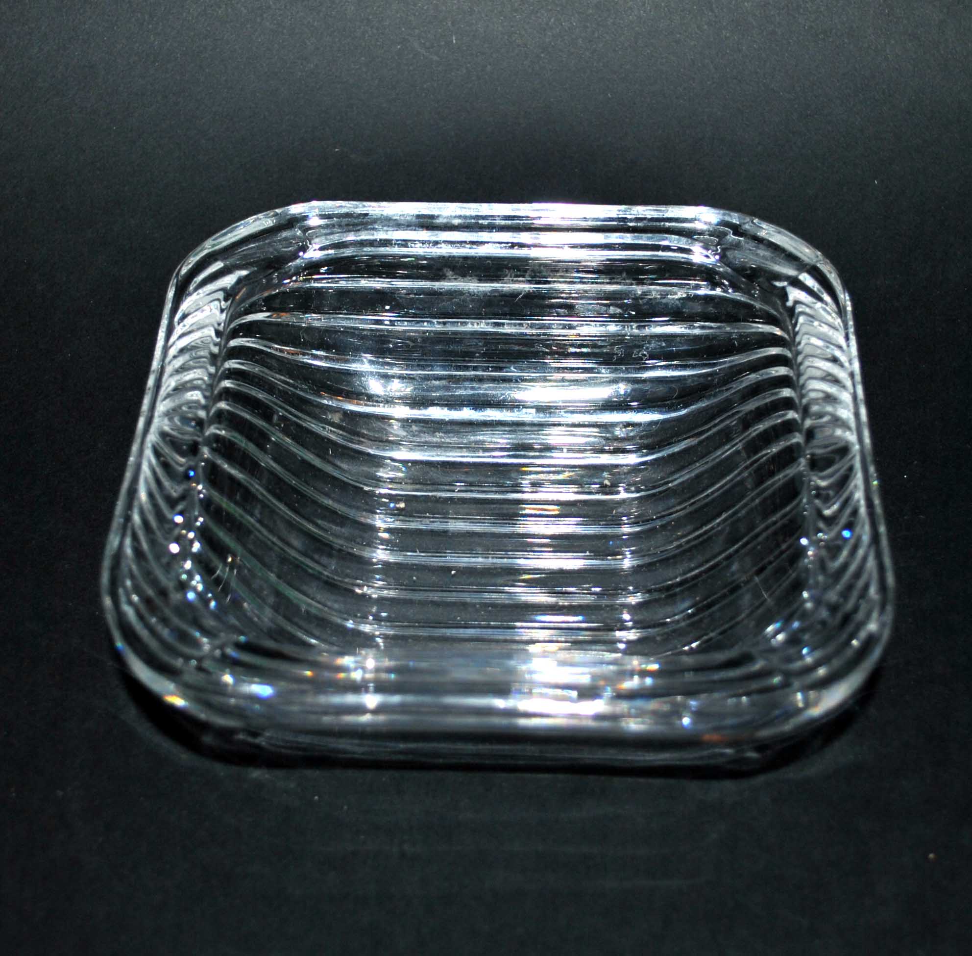 Cendrier vintage en cristal moulé 14 x 4.5cm