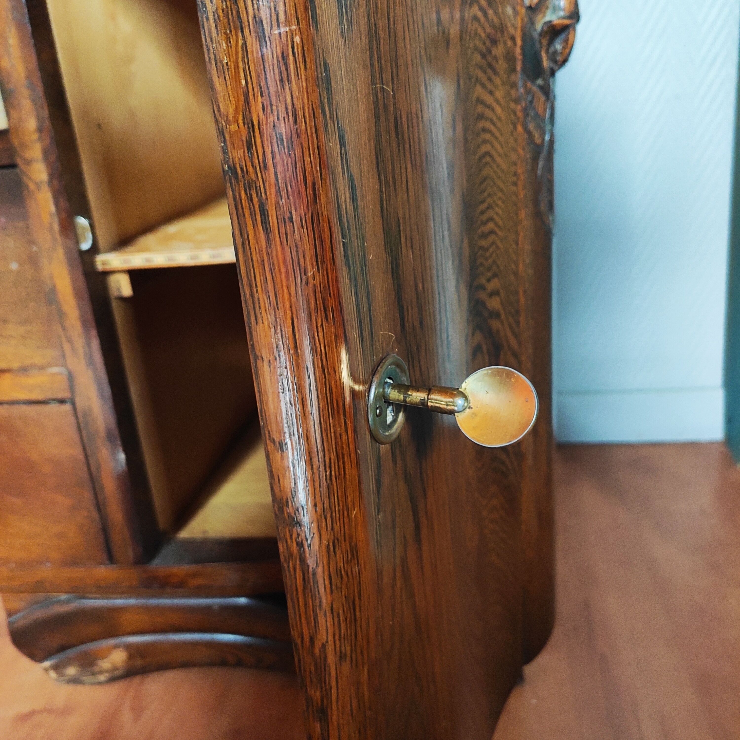 Oak art deco chest of drawers
