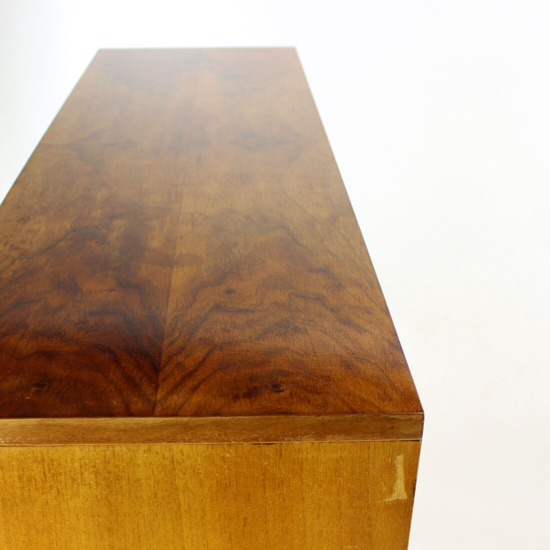 Bibliothèque du milieu du siècle en noyer par Jitona, Tchécoslovaquie