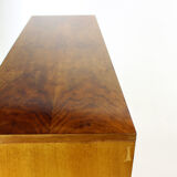 Bibliothèque du milieu du siècle en noyer par Jitona, Tchécoslovaquie