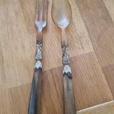 Salad servers