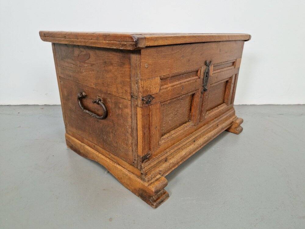 Antique Brutalist Chest in Oak, 1800