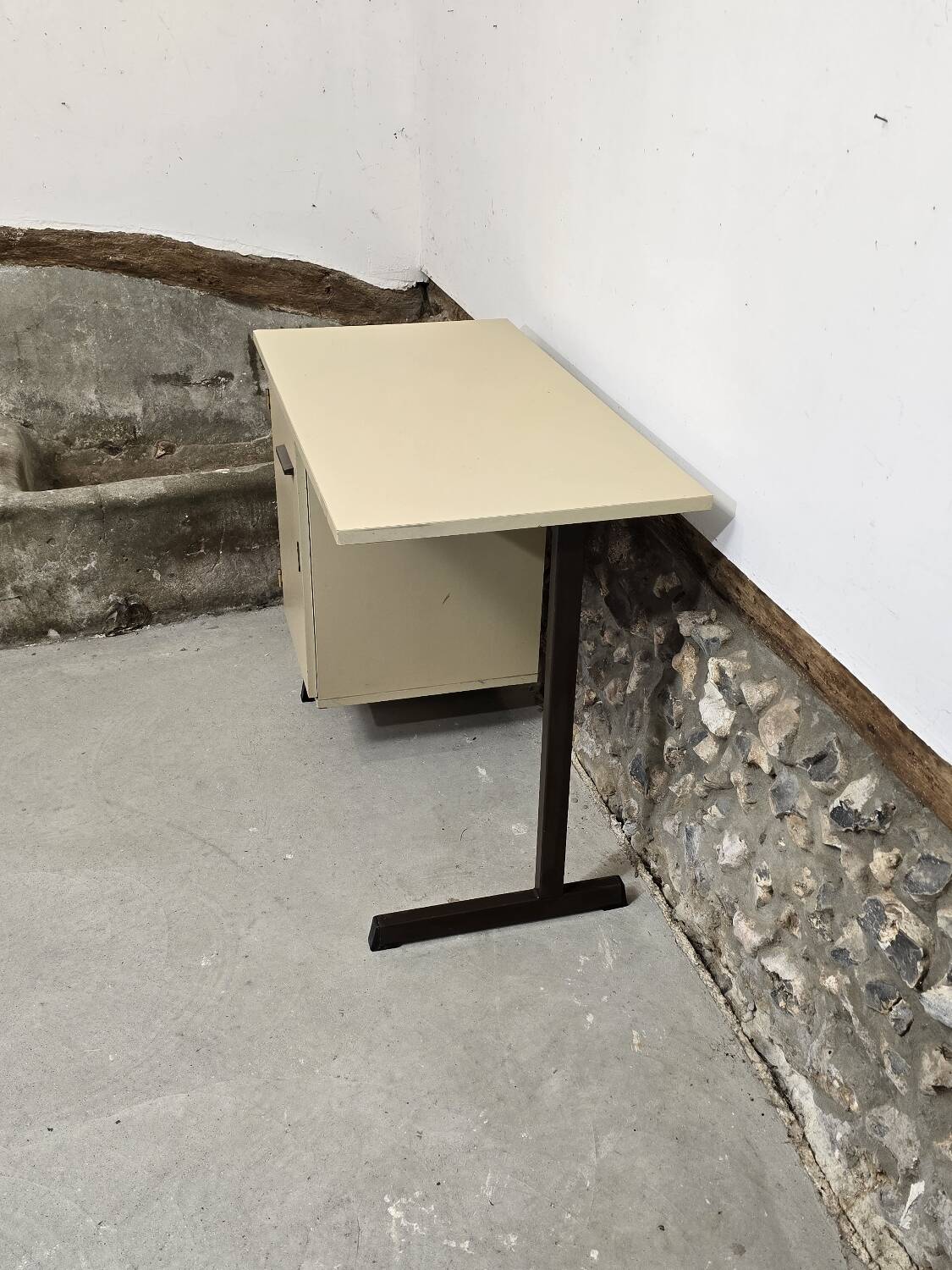 Beige Formica desk 1970