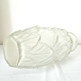 Molded glass paste vase, decorated with flowers