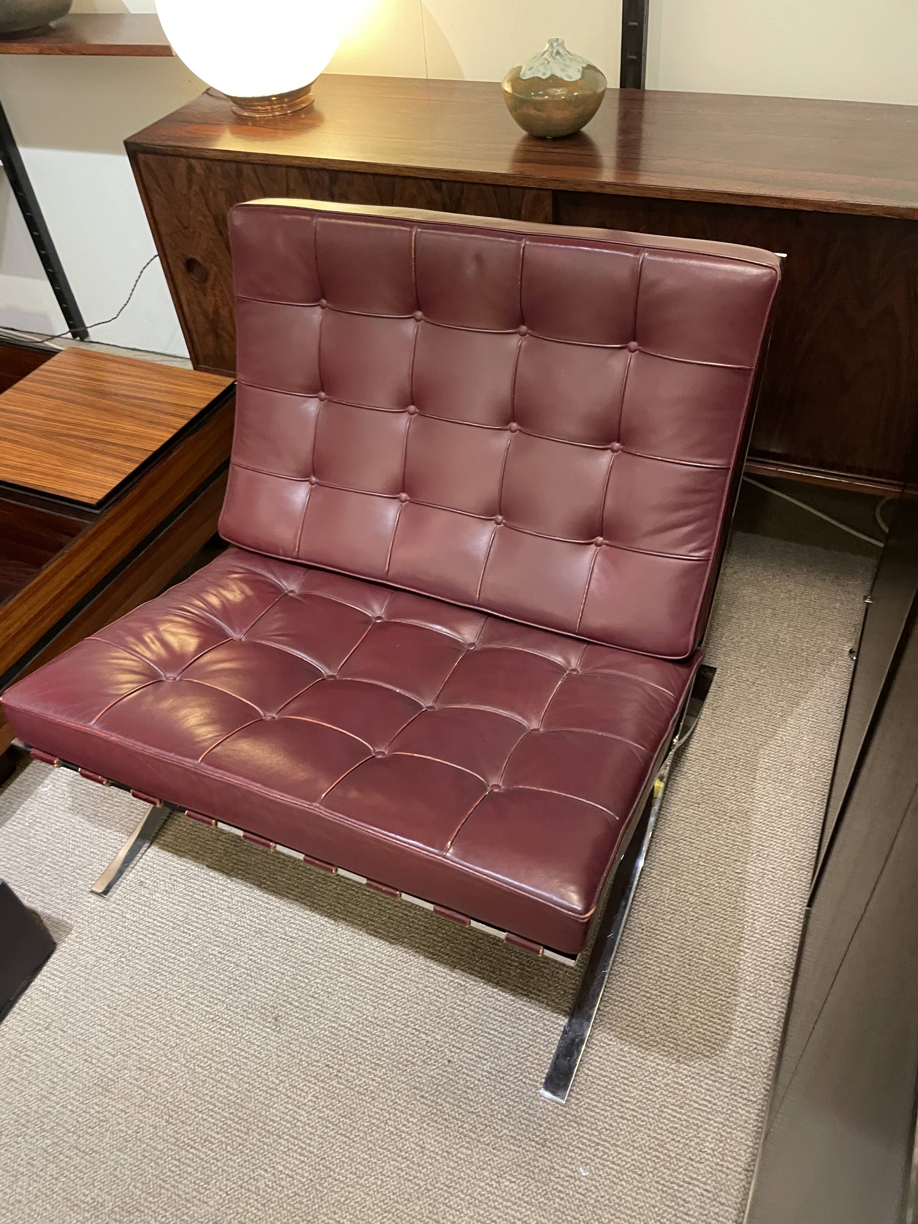 Paire de fauteuils Barcelona Ludwig Mies van der Rohe  Knoll.