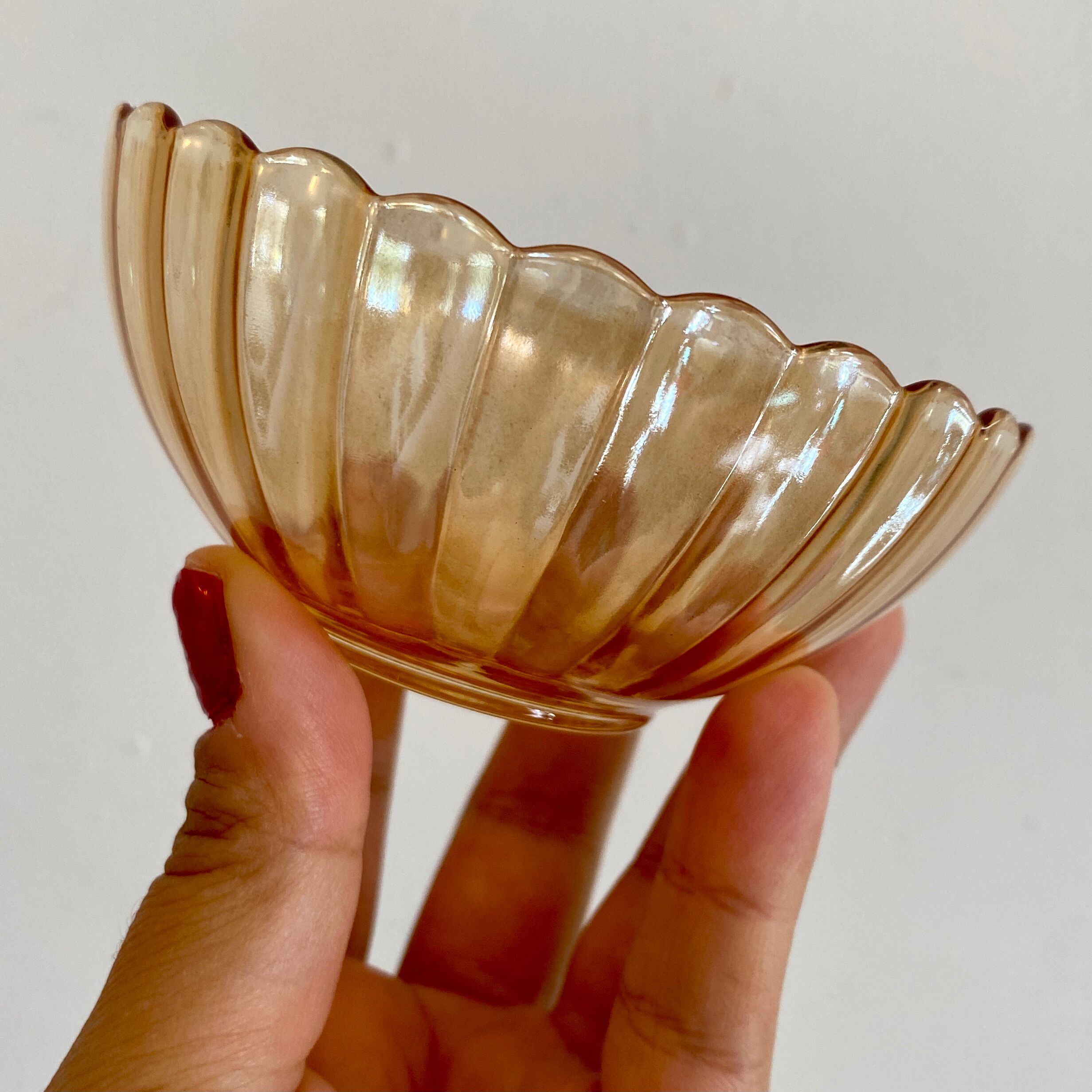 Set of 6 bowls or iridescent pink ramekins