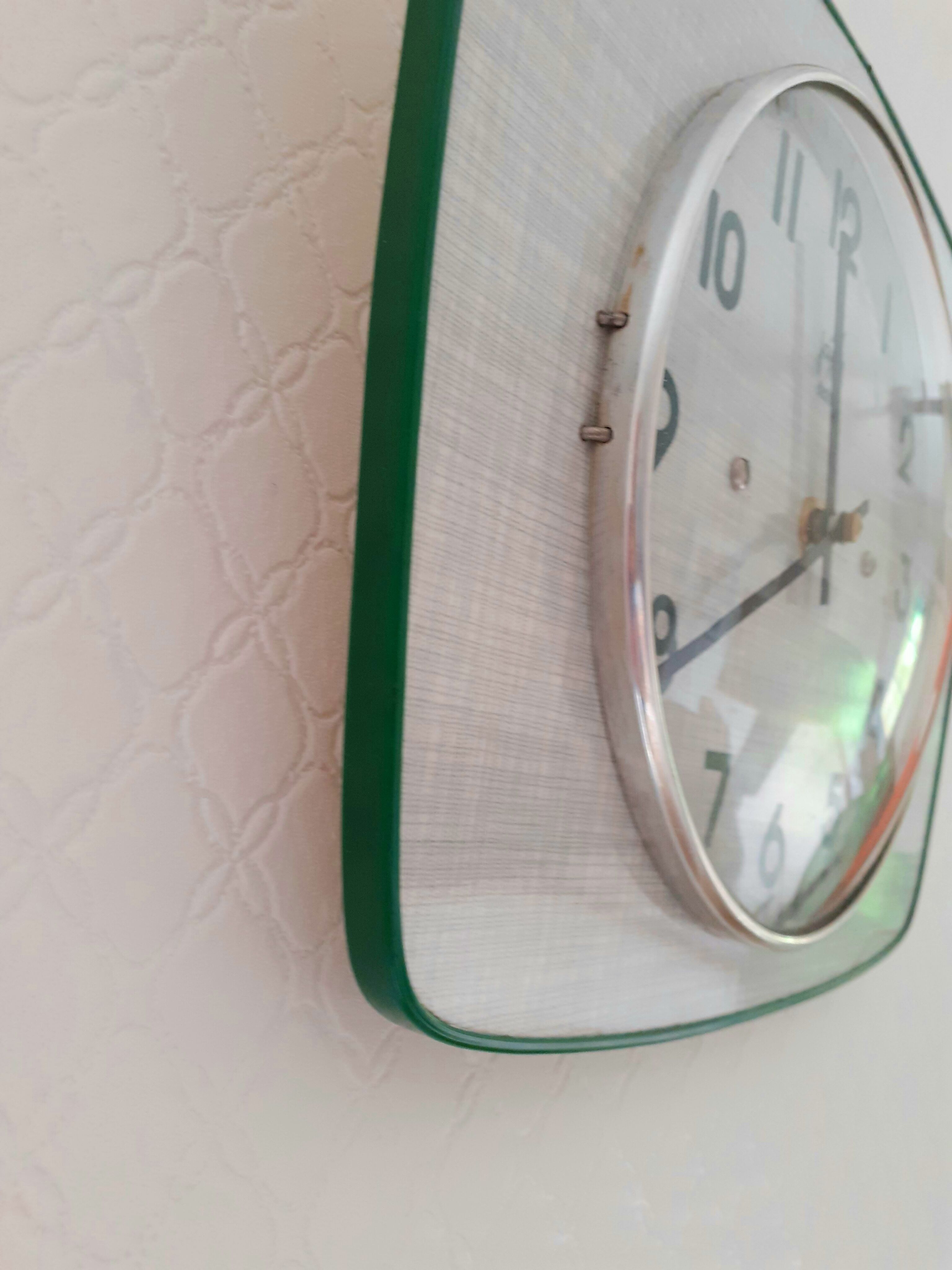 Horloge en formica Japy