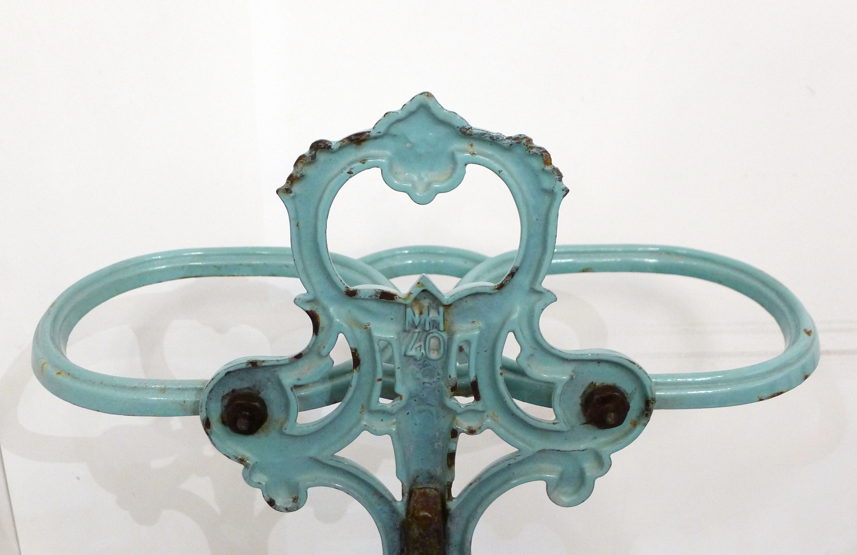 Enamelled cast iron umbrella holder