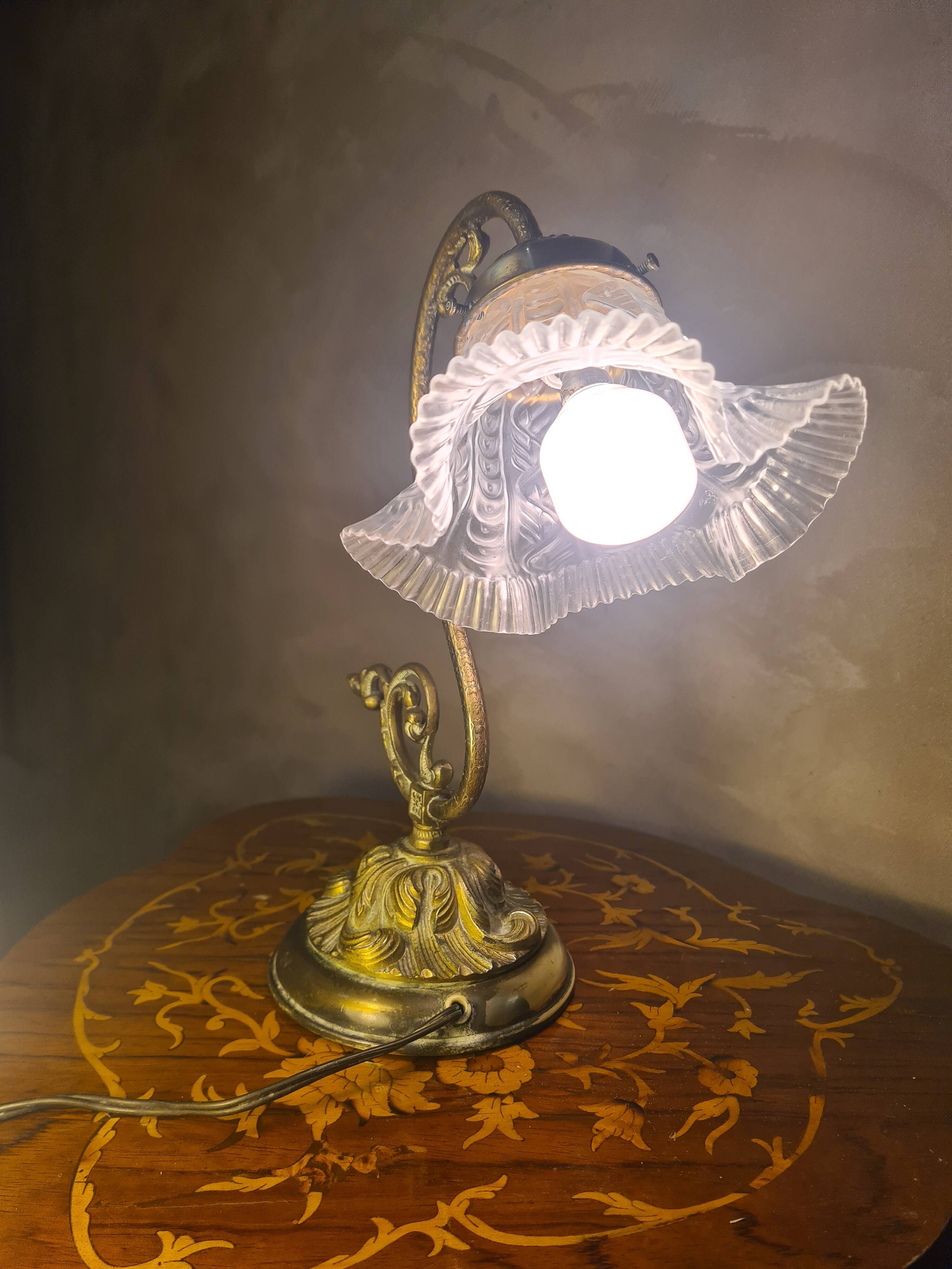 lampe 1900 de bureau ou chevet bronze 28x25 tres belle patine, fonctionne b