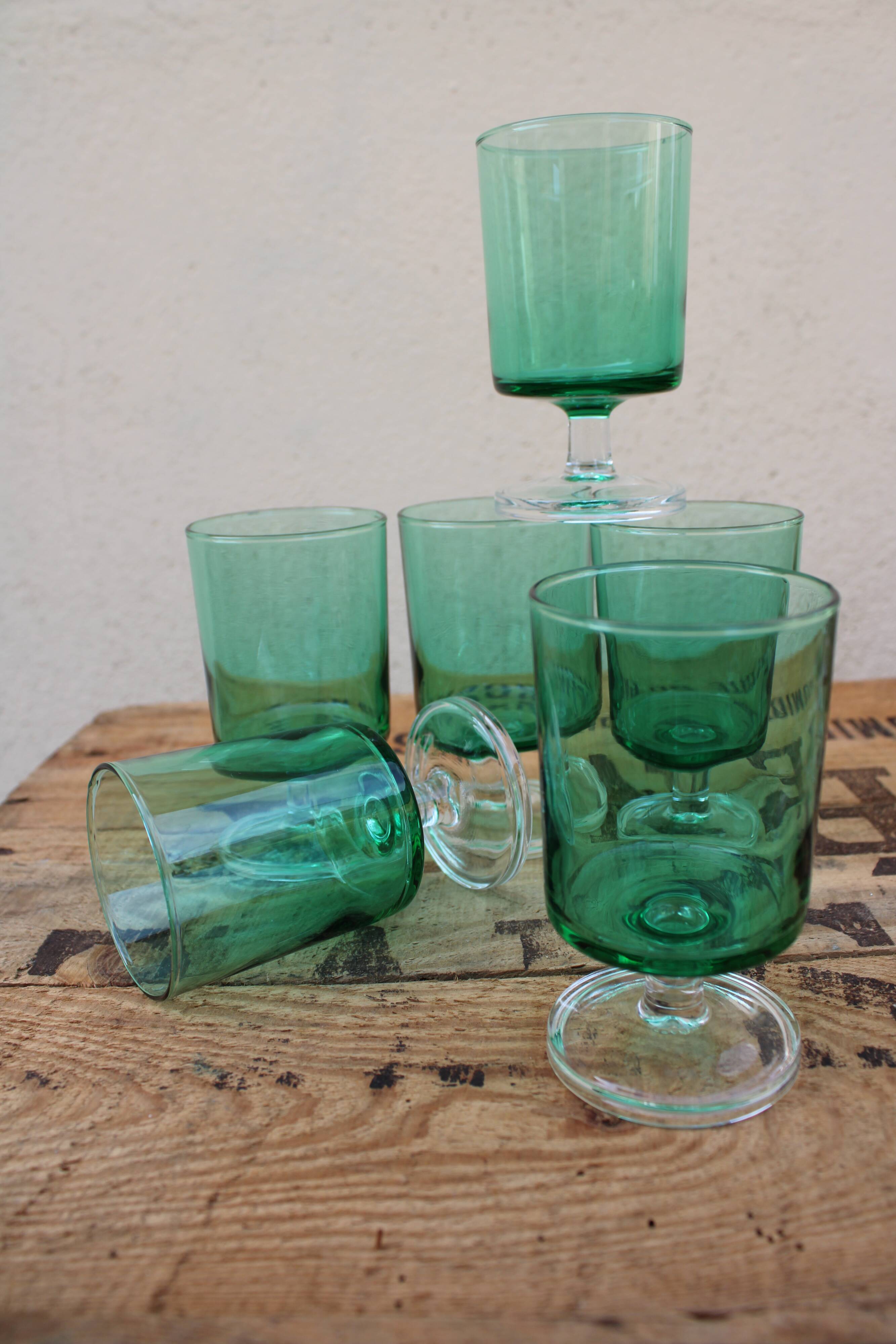 6 Luminarc green wine glasses