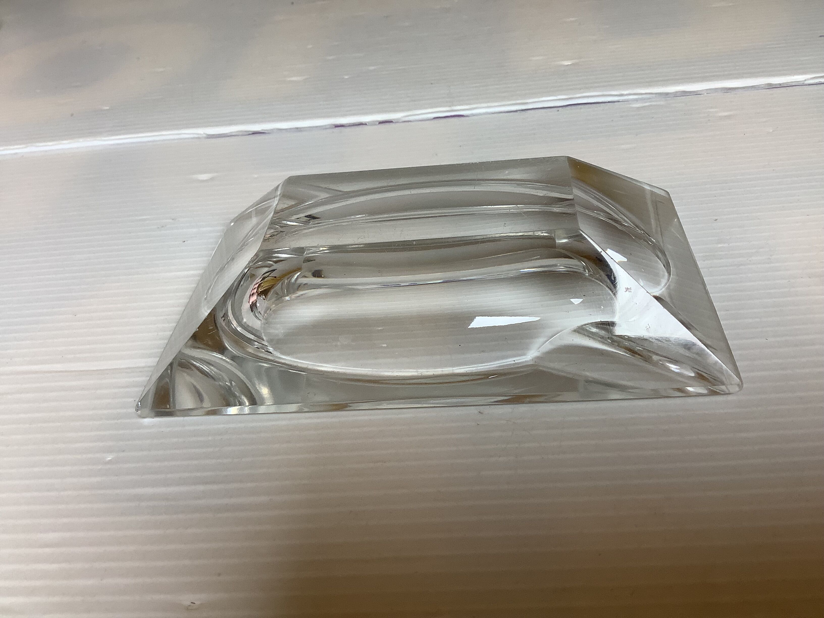 Individual rectangular ashtray