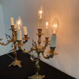 Paire de girandoles, candélabres, bronze, putti, cristal, 4 feux, pampilles, fin XIXème