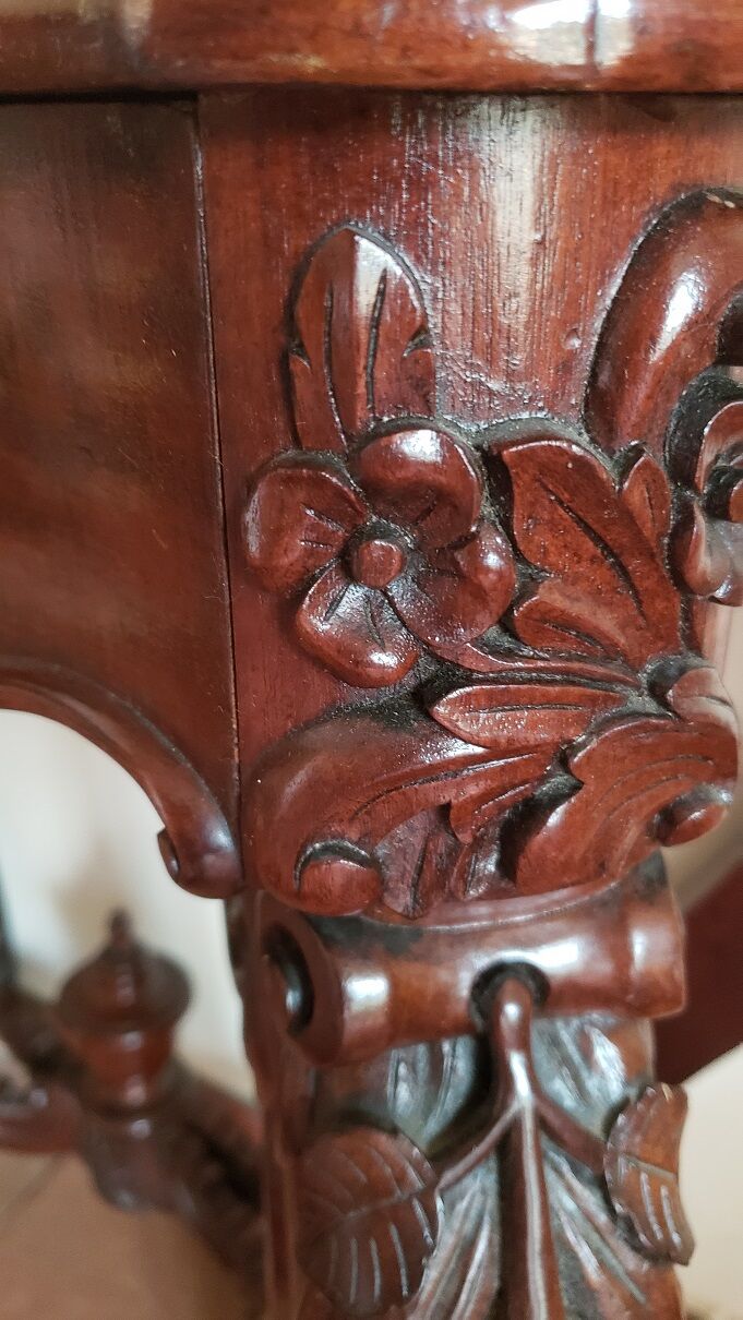 Console bois sculpté et marbre