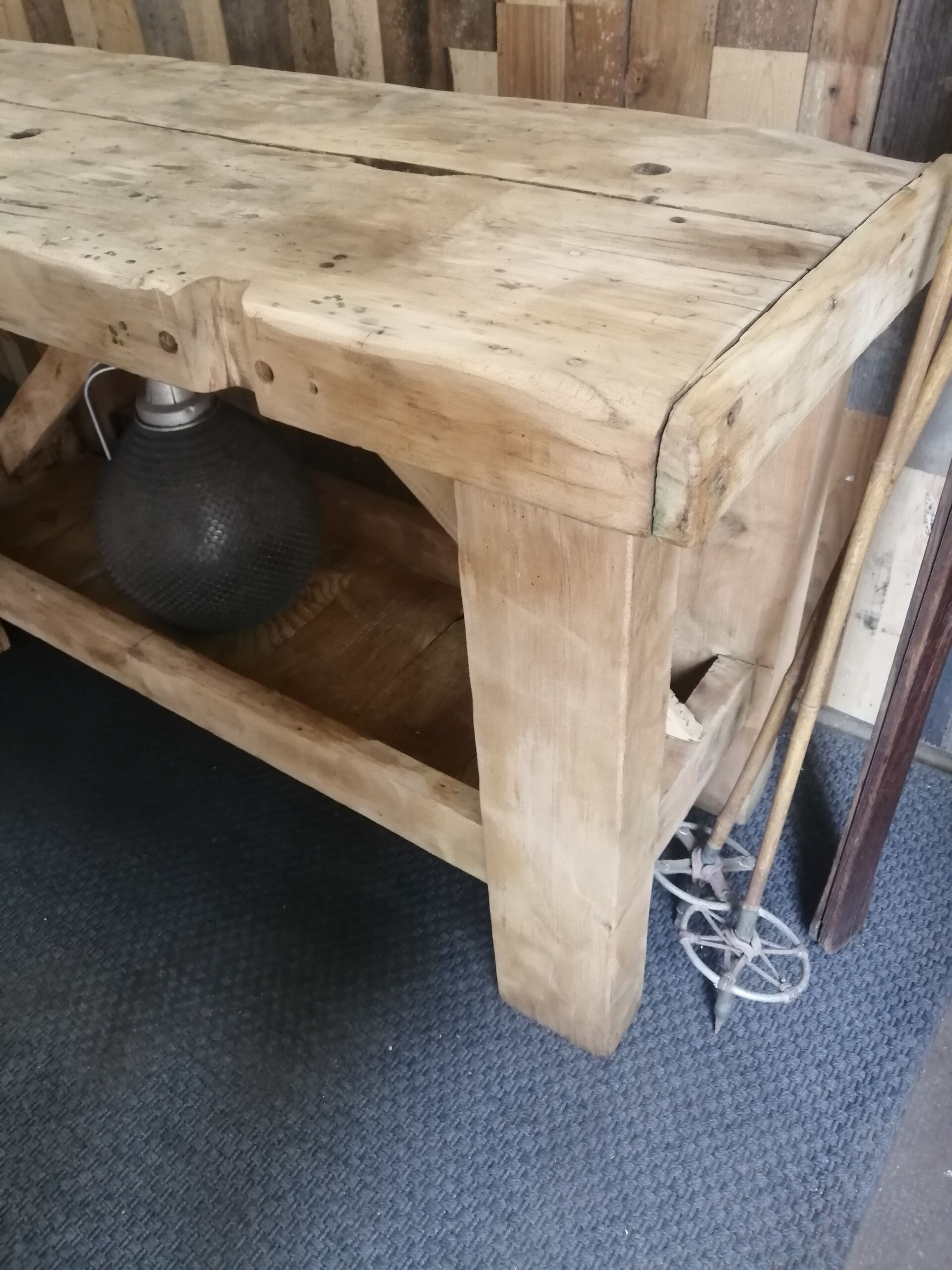 Carpenter's workbench