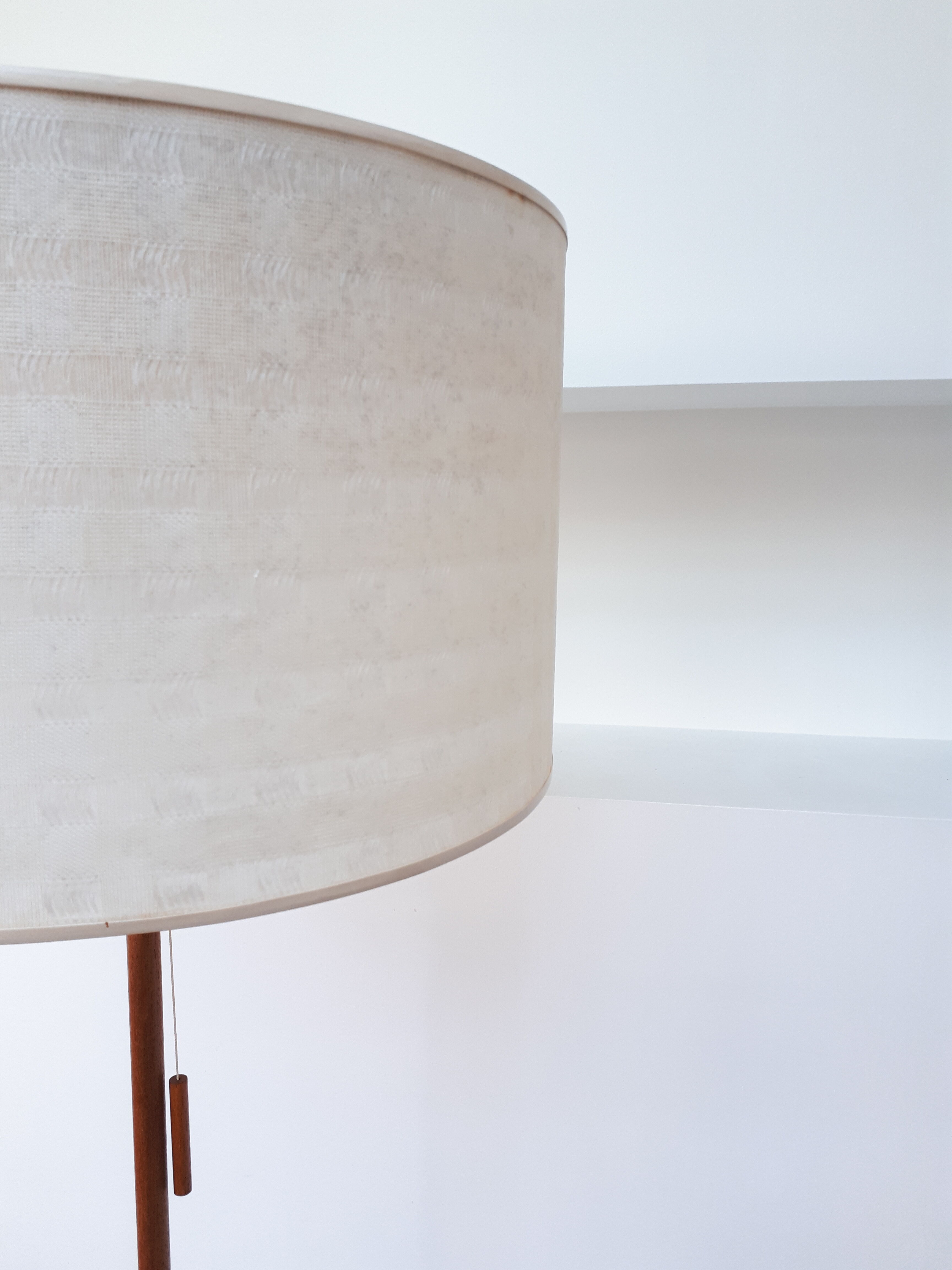 Lampadaire scandinave cuivre et teck