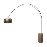 Arco style lamp