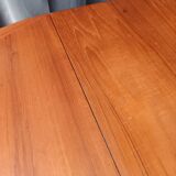 Scandinavian round table