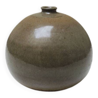 Ancient round stoneware vase