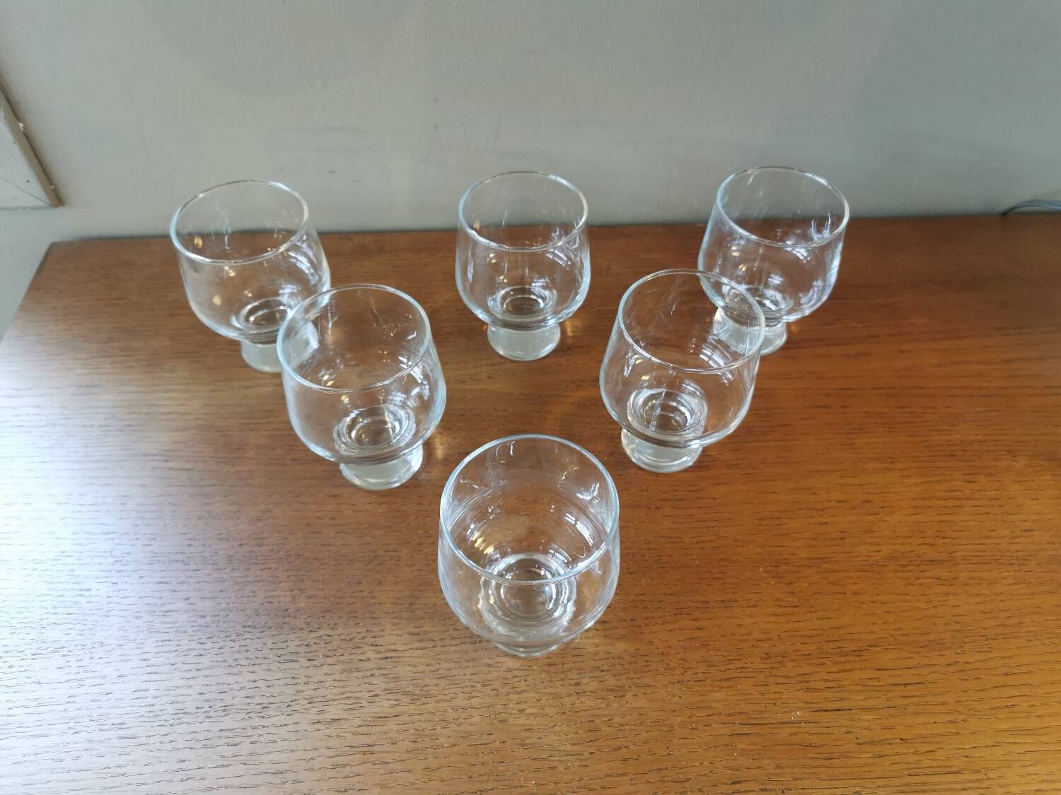 6 stackable vintage 70s stemmed glasses