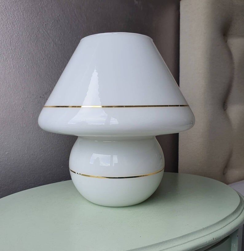 All-glass mushroom lamp with golden lines