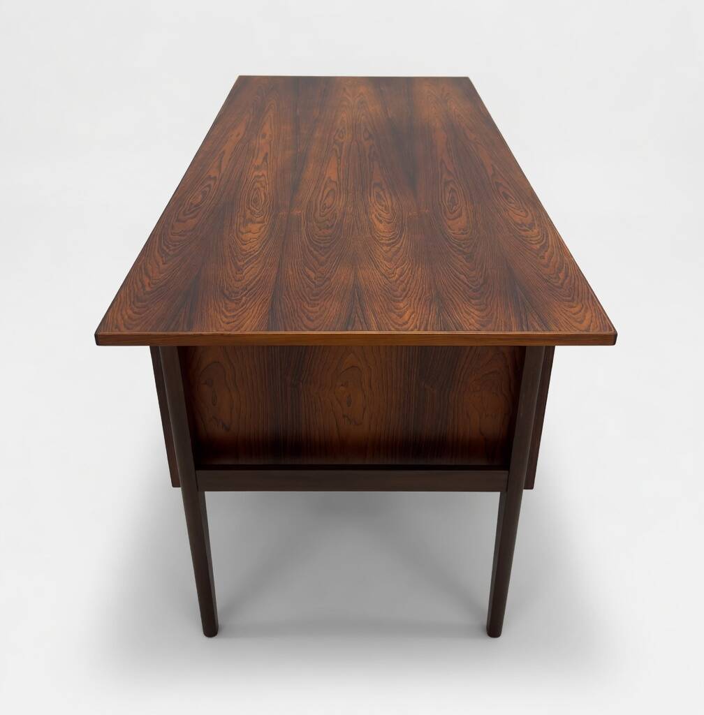Bureau 'Flottant' en bois de rose par Gunnar Nielsen pour Tibergaard, années 1960.