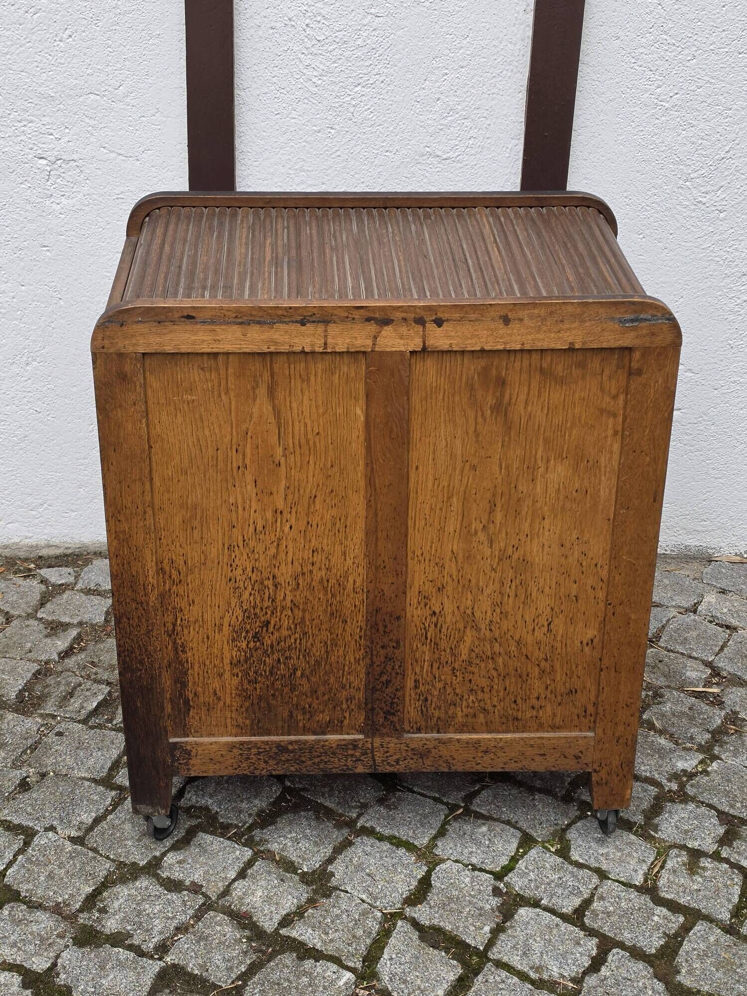 Vintage roll-top desk by the brand Bijou Classeur.