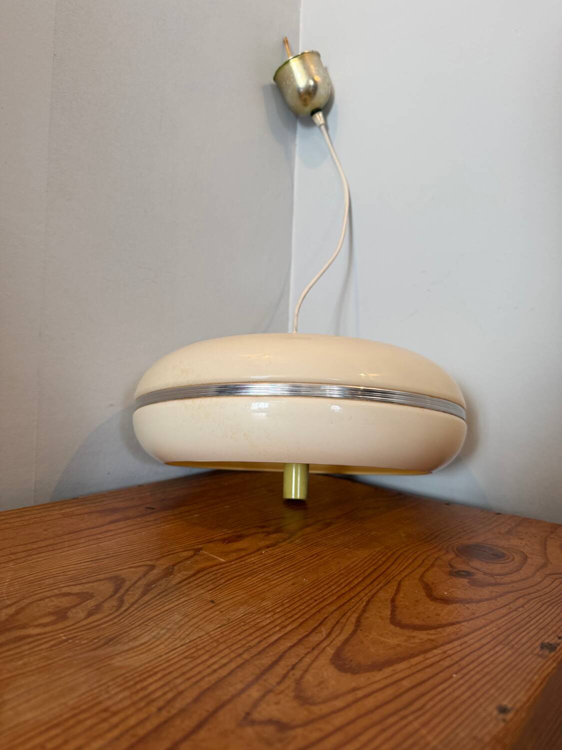Italian suspension design, Space Age vintage from the 1970s, UFO.