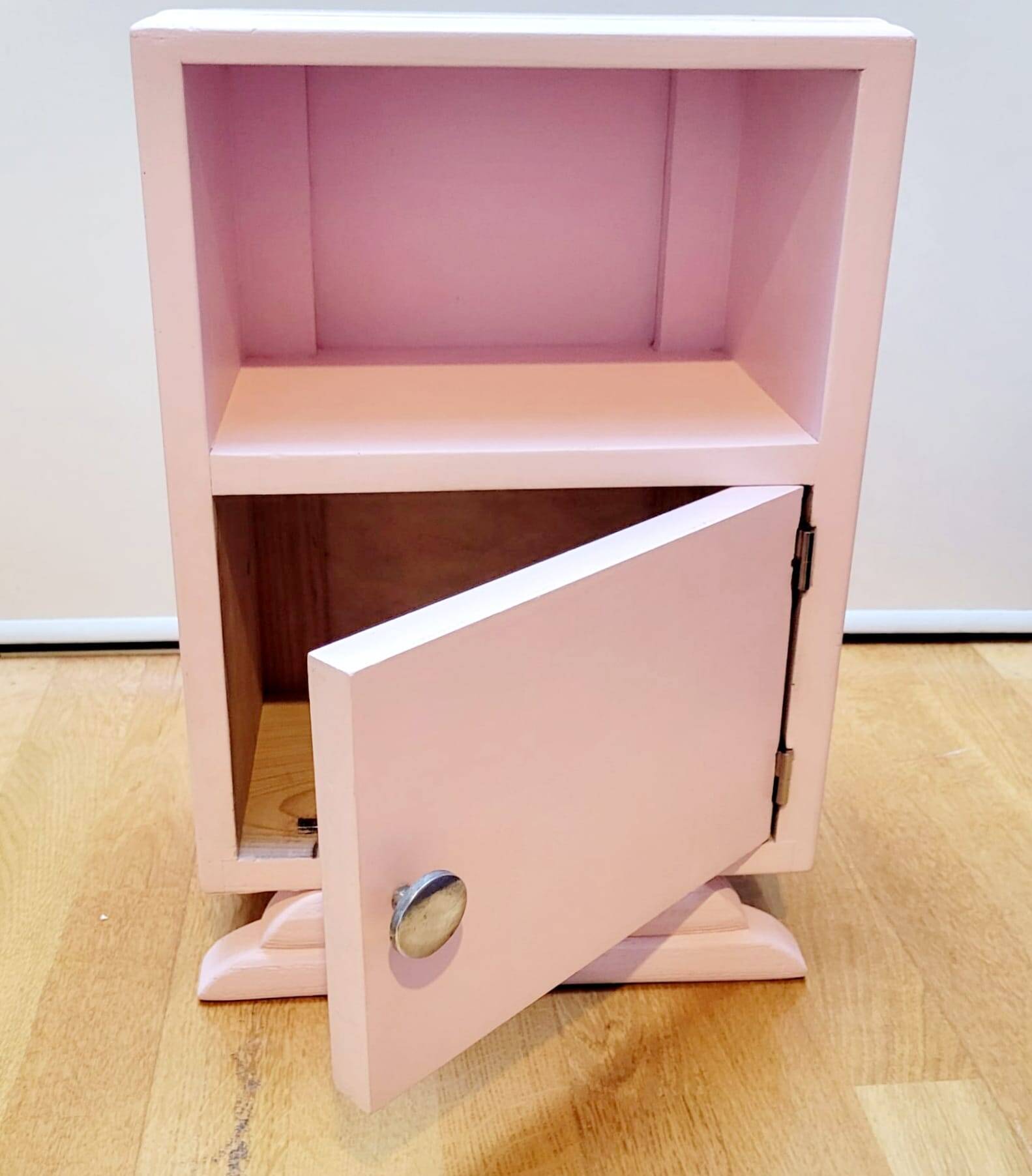 Petit chevet art déco rose
