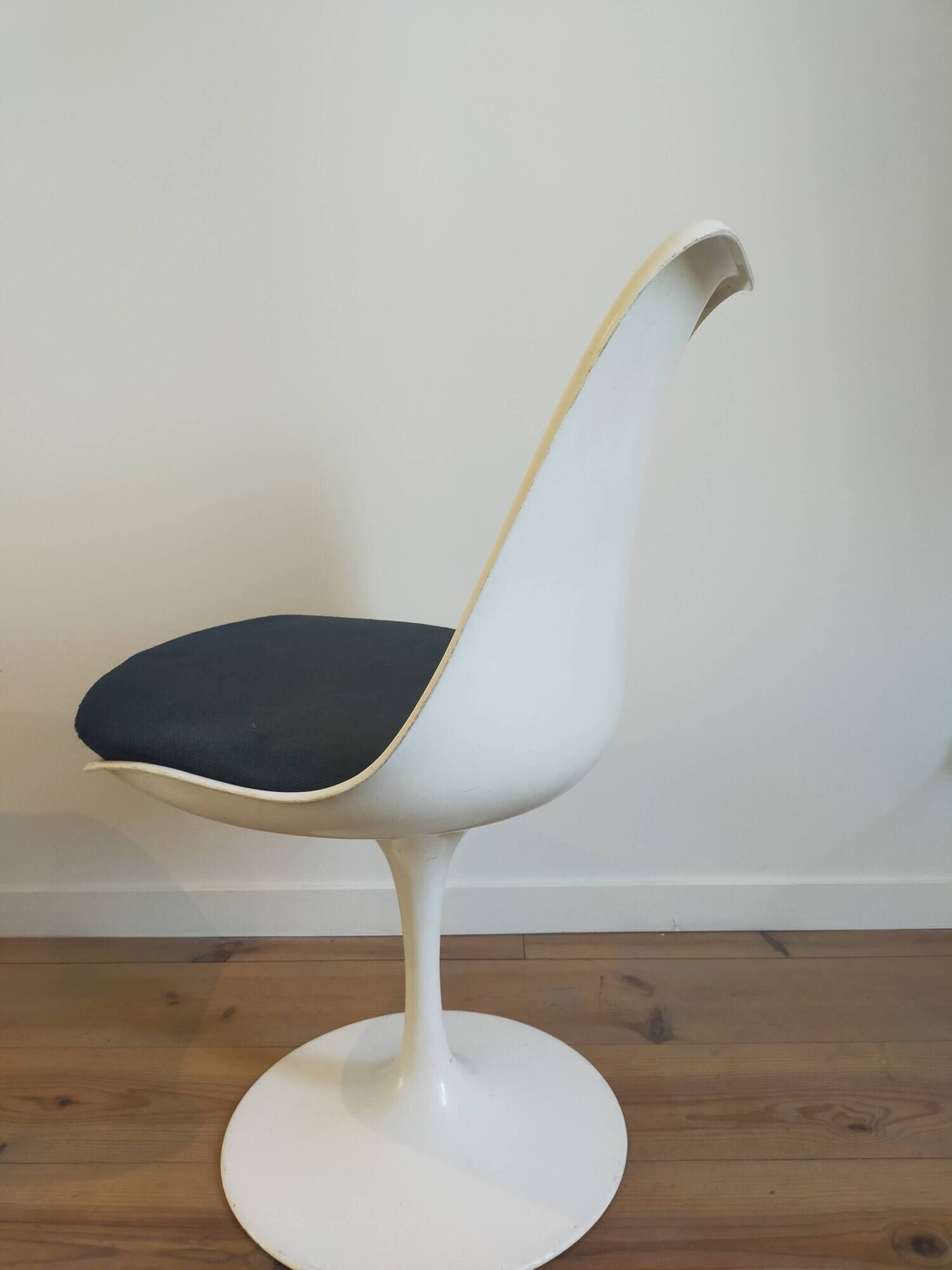 4 Tulip chairs by Saarinen