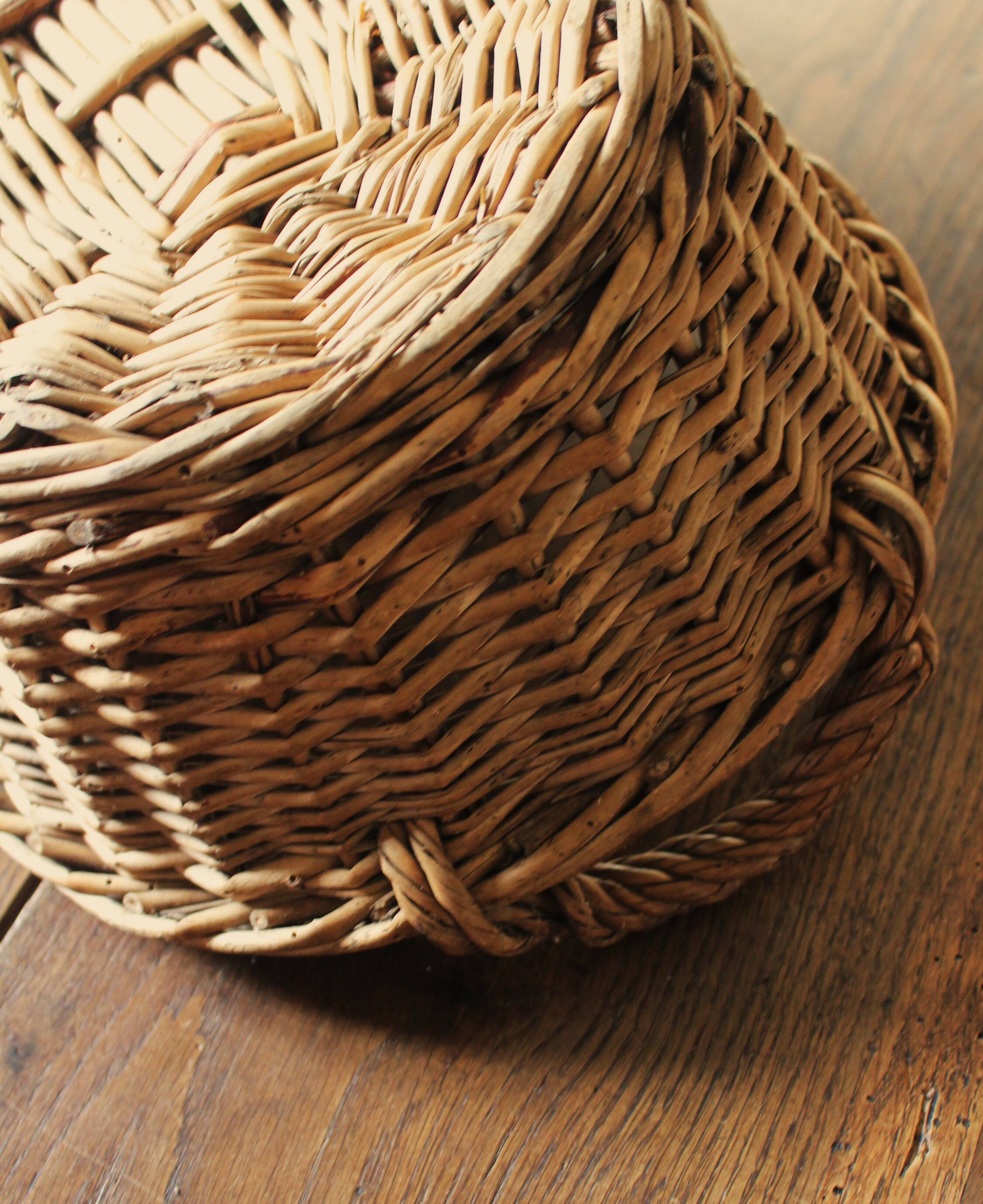 Wicker basket with two oval handles