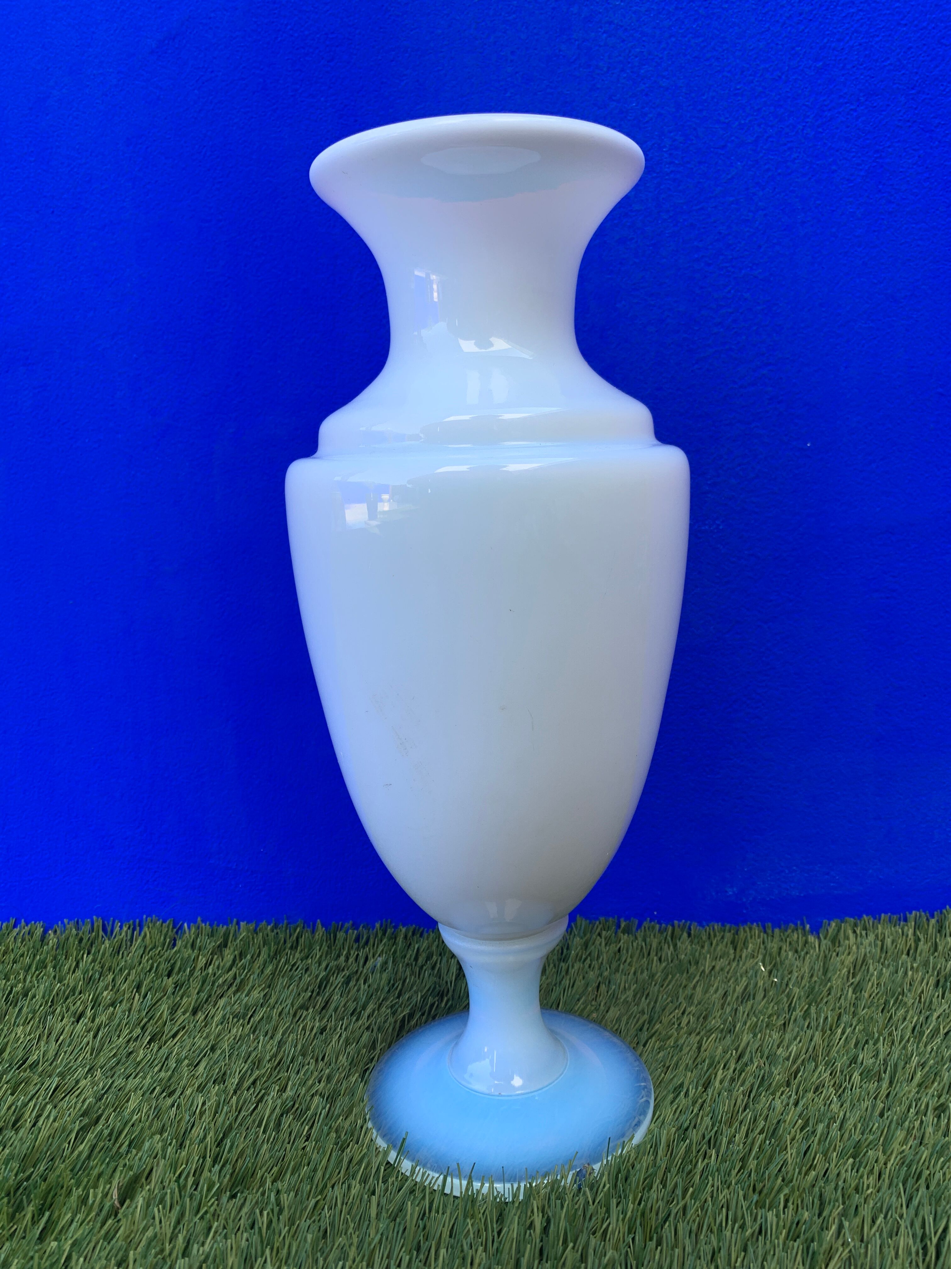 Opaline vase signed Sèvres, Paris