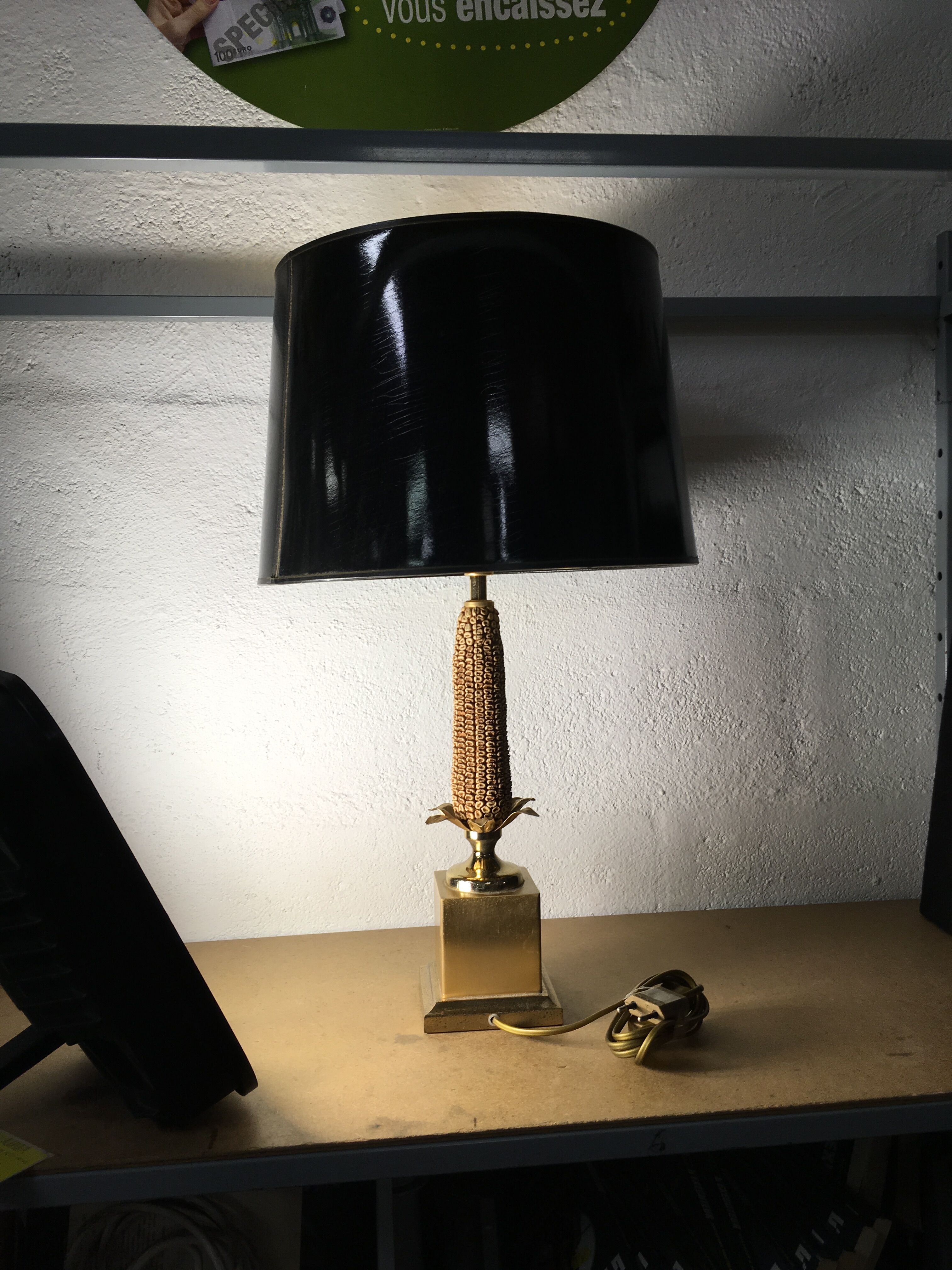 Vintage corn cob lamp