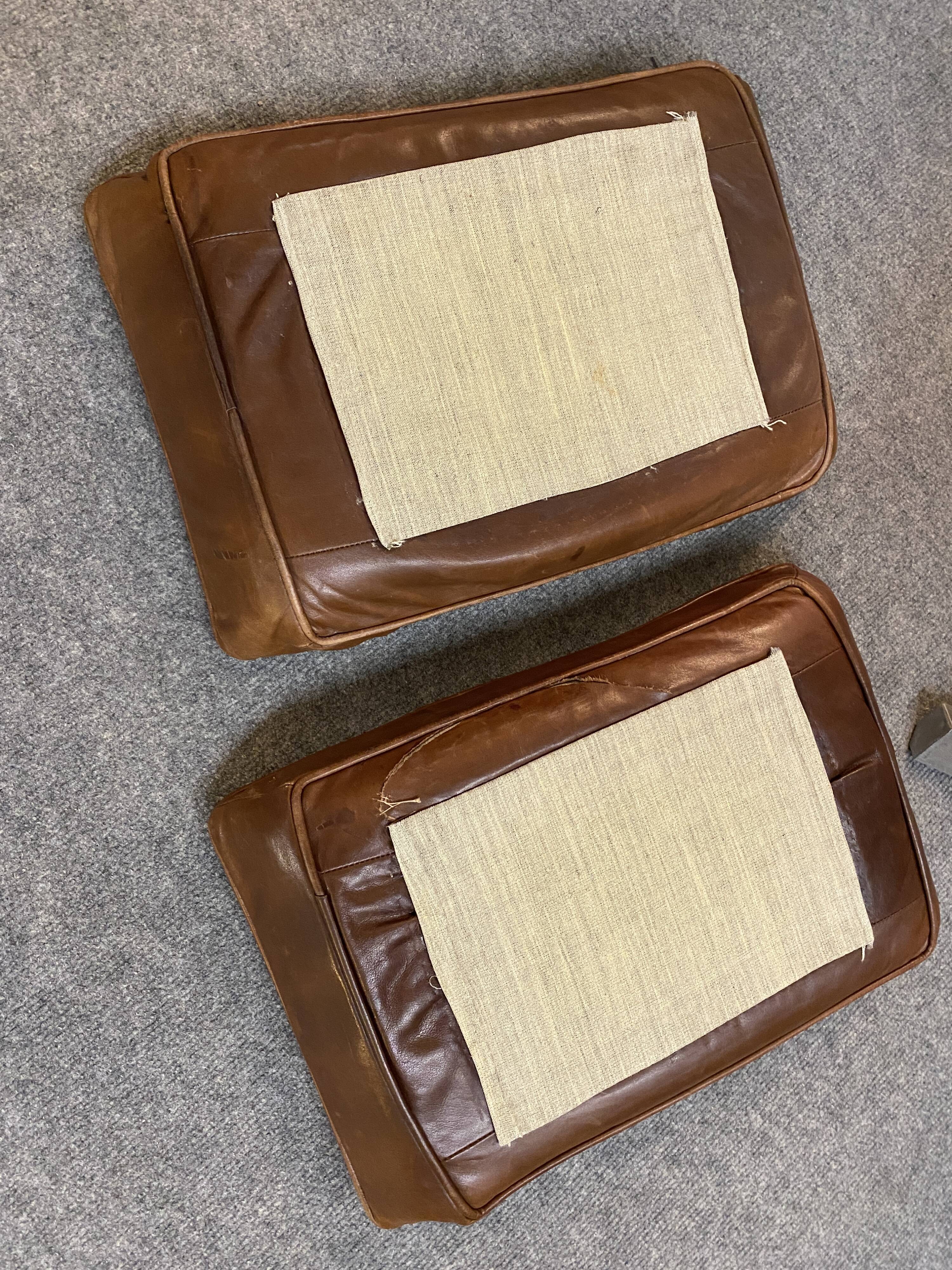 Pair of curule chairs designed by John Vesey, 1958, USA, brushed aluminum, walnut and leather