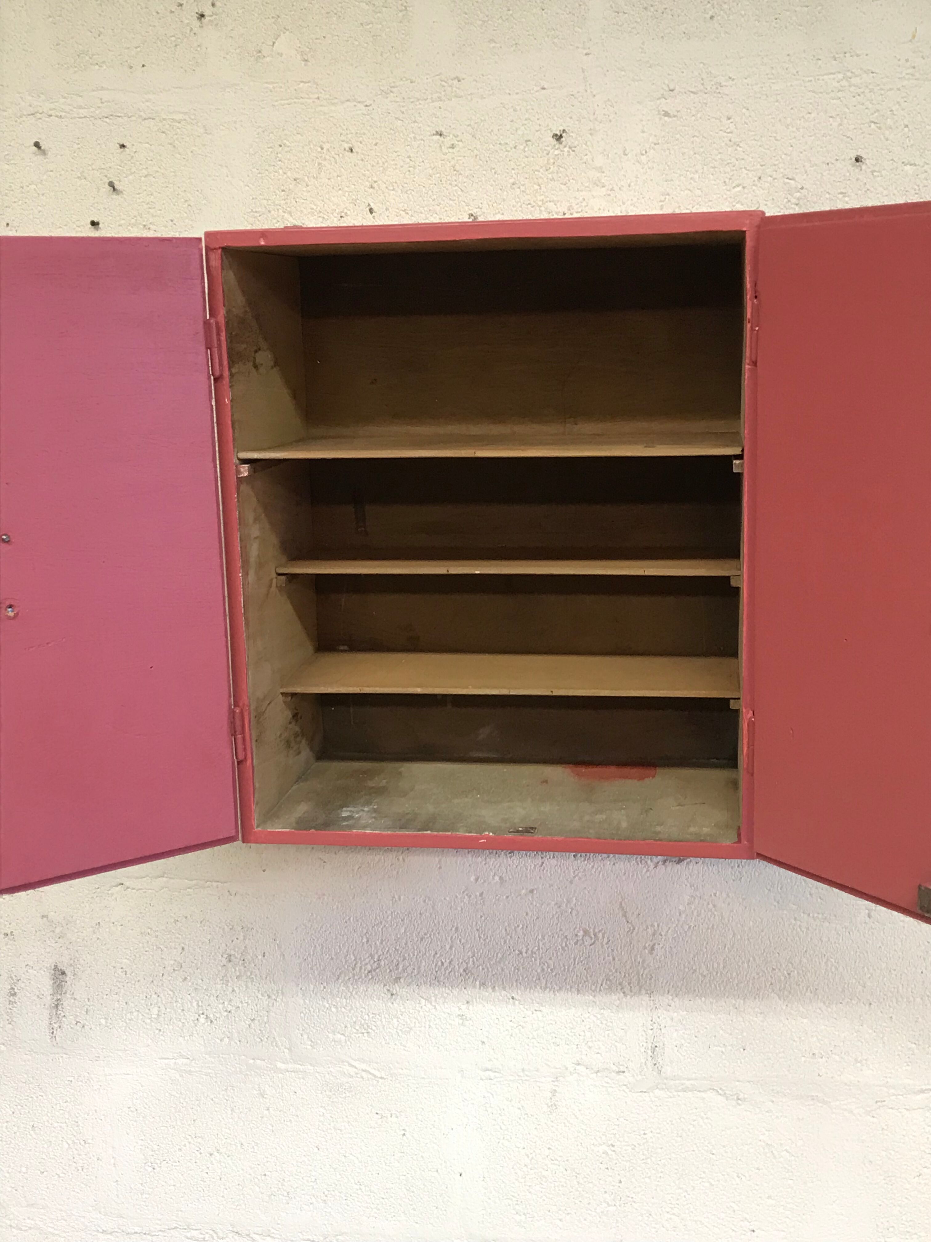 Retro medicine cabinet